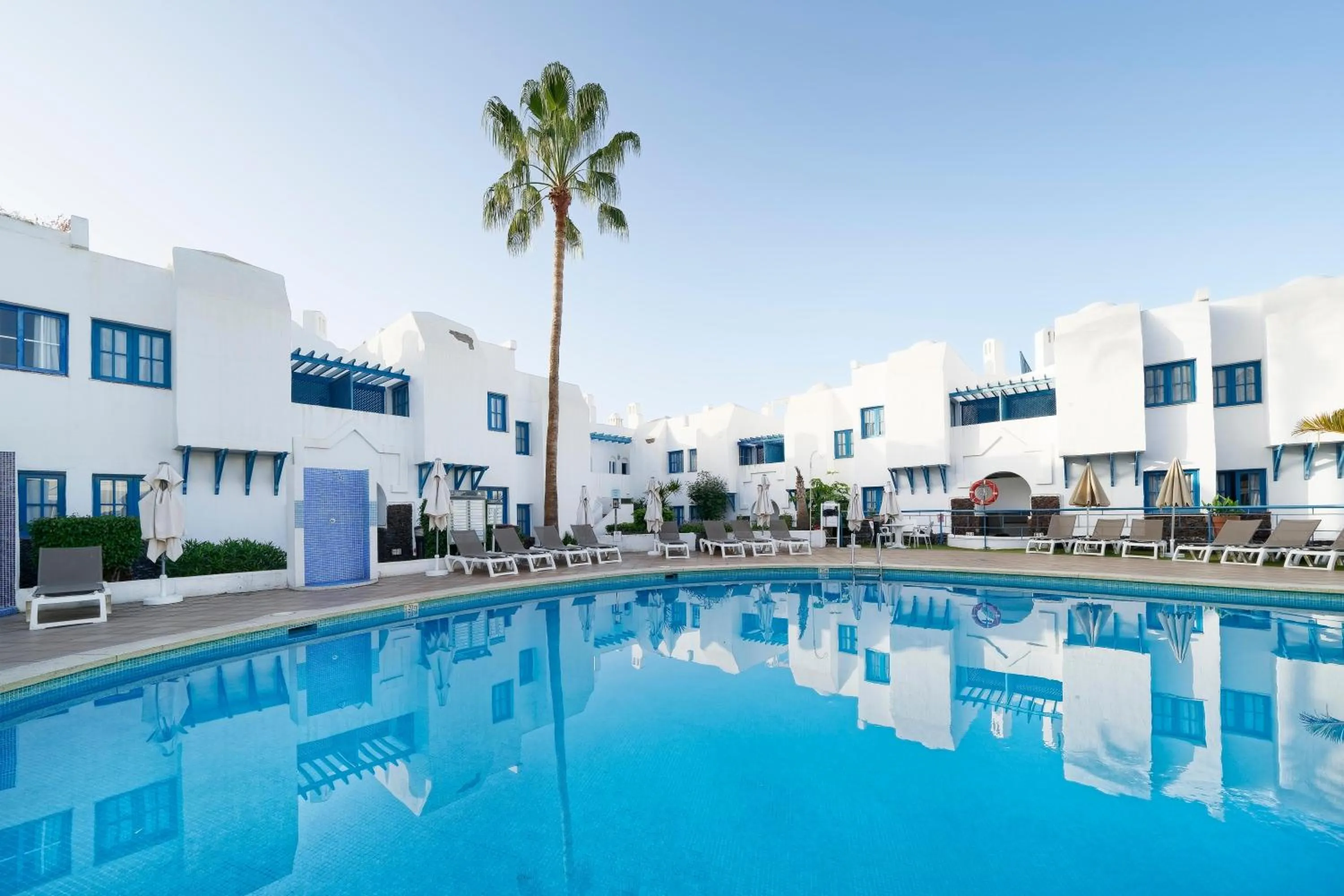 Swimming pool in LABRANDA Bahía Fañabé & Villas
