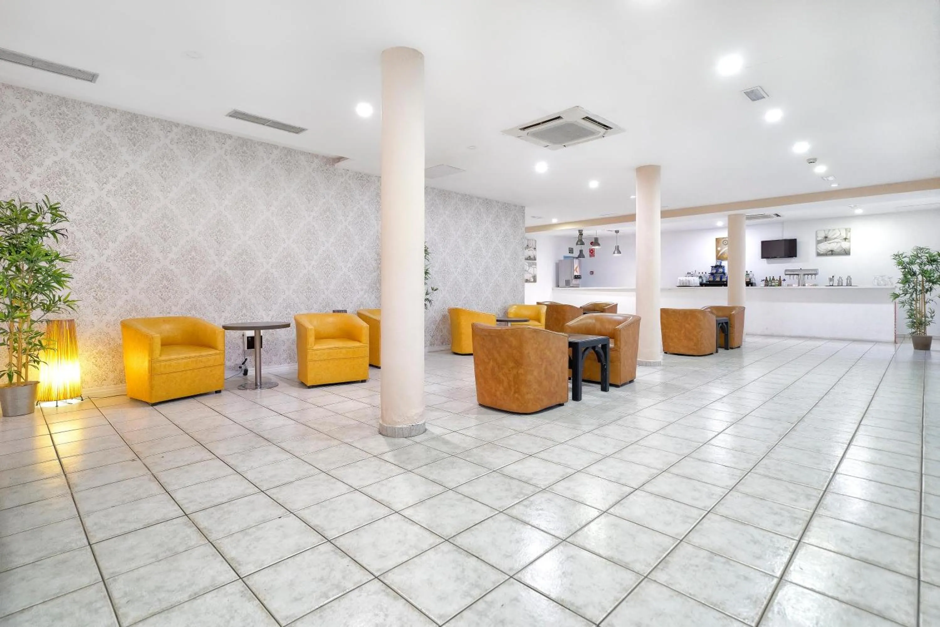 Lounge or bar in LABRANDA Bahía Fañabé & Villas