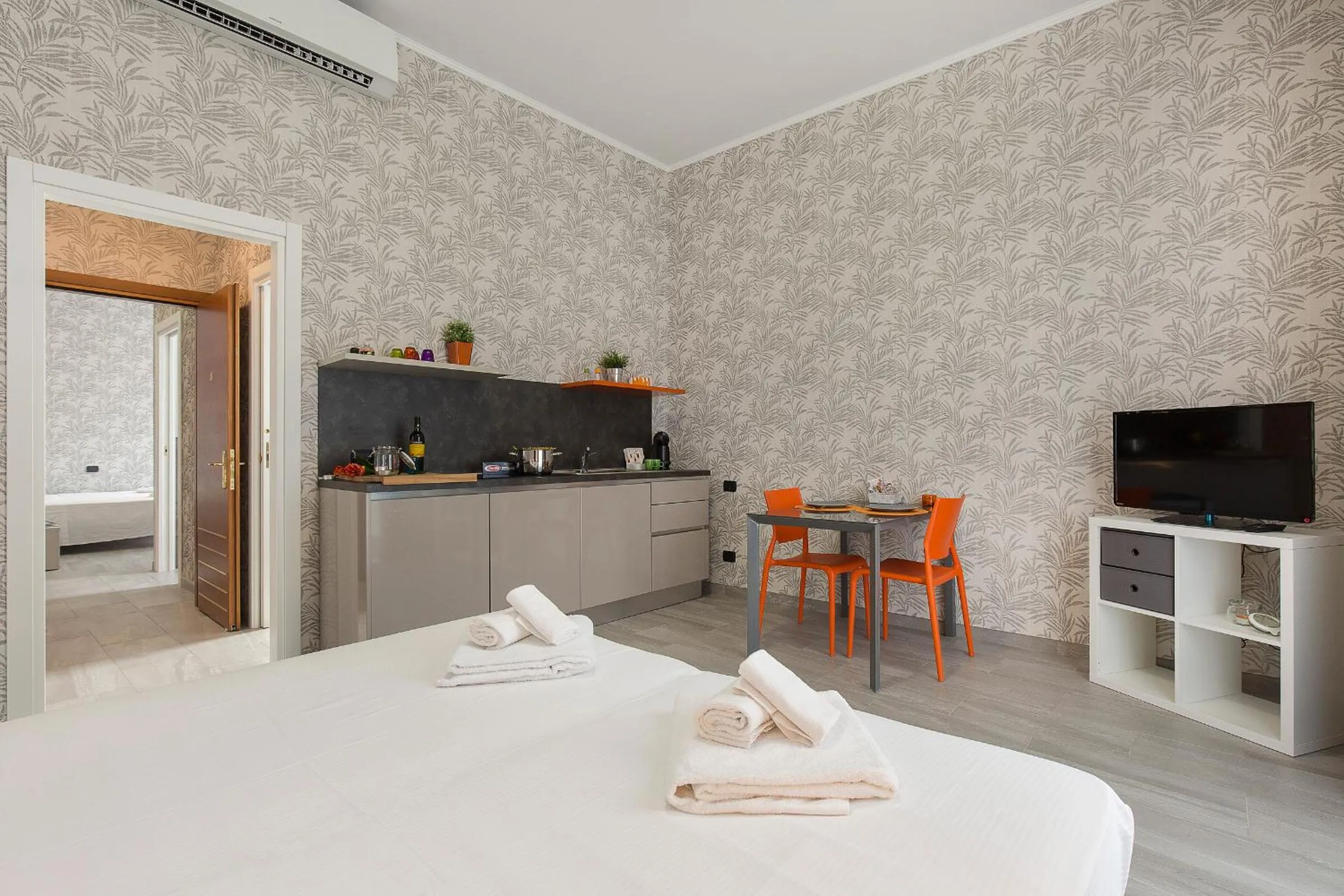 Photo of the whole room, Bed in Bnbook Residence La Red