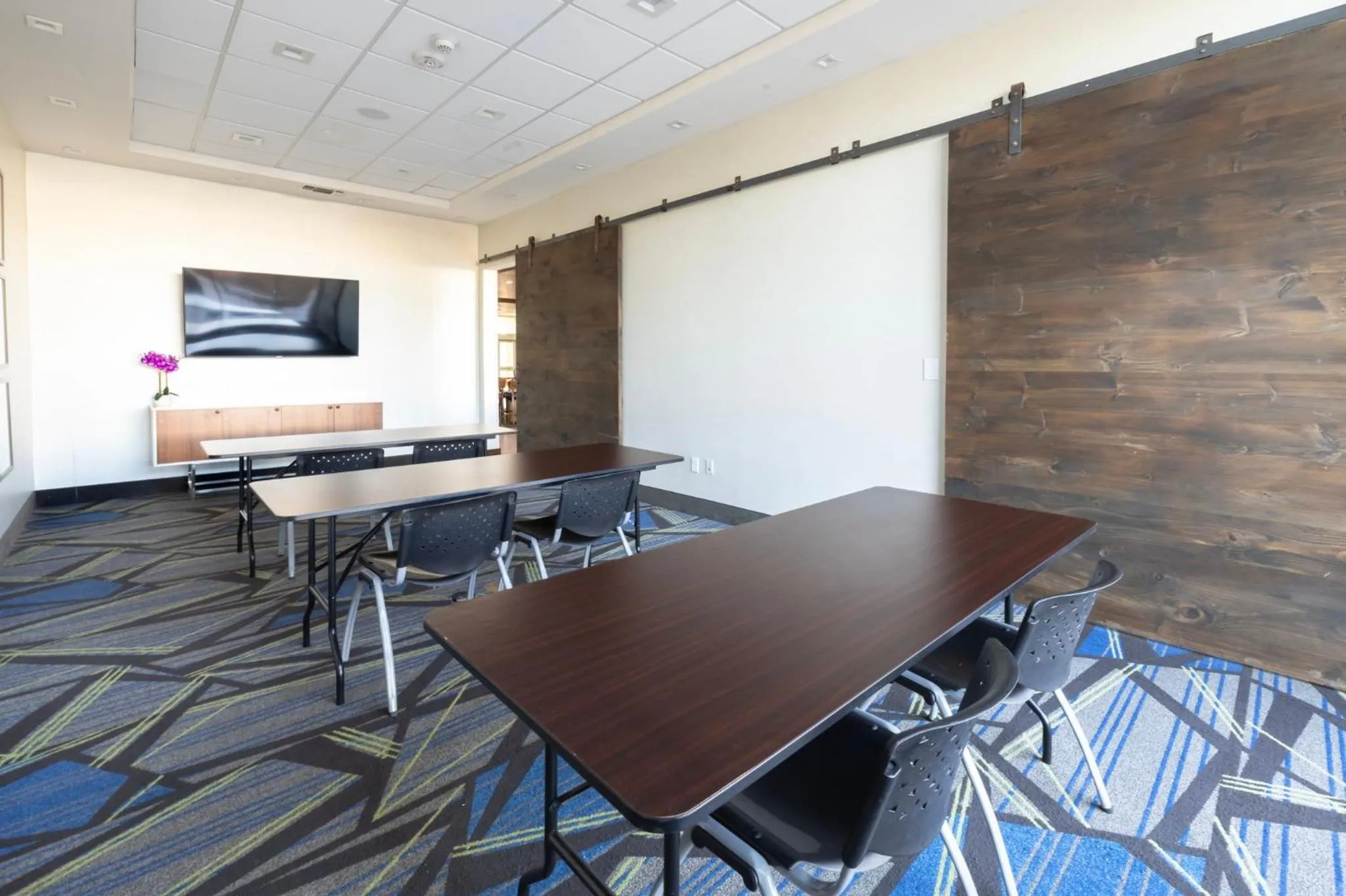 Meeting/conference room in Holiday Inn Express & Suites Dallas NE Arboretum