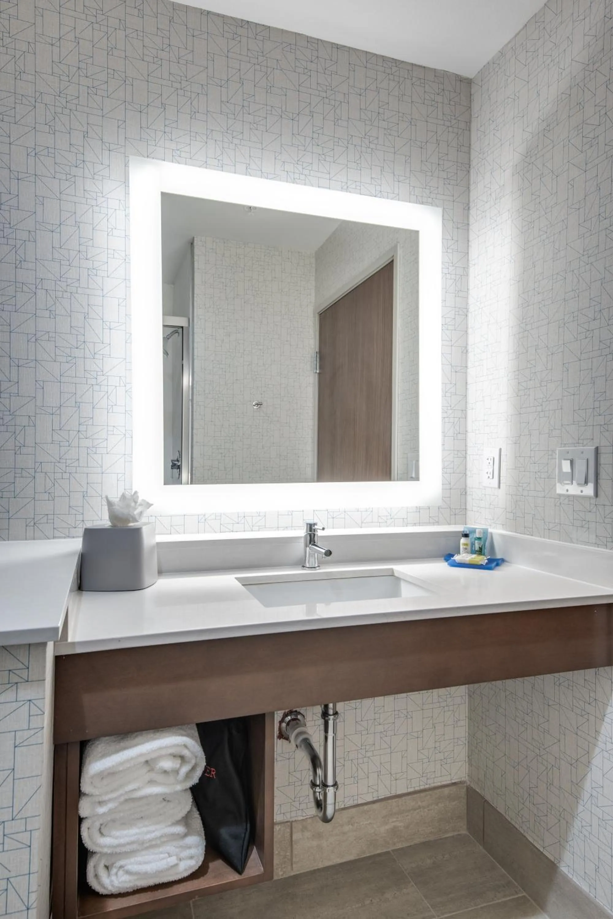Bathroom in Holiday Inn Express & Suites Dallas North - Addison by IHG