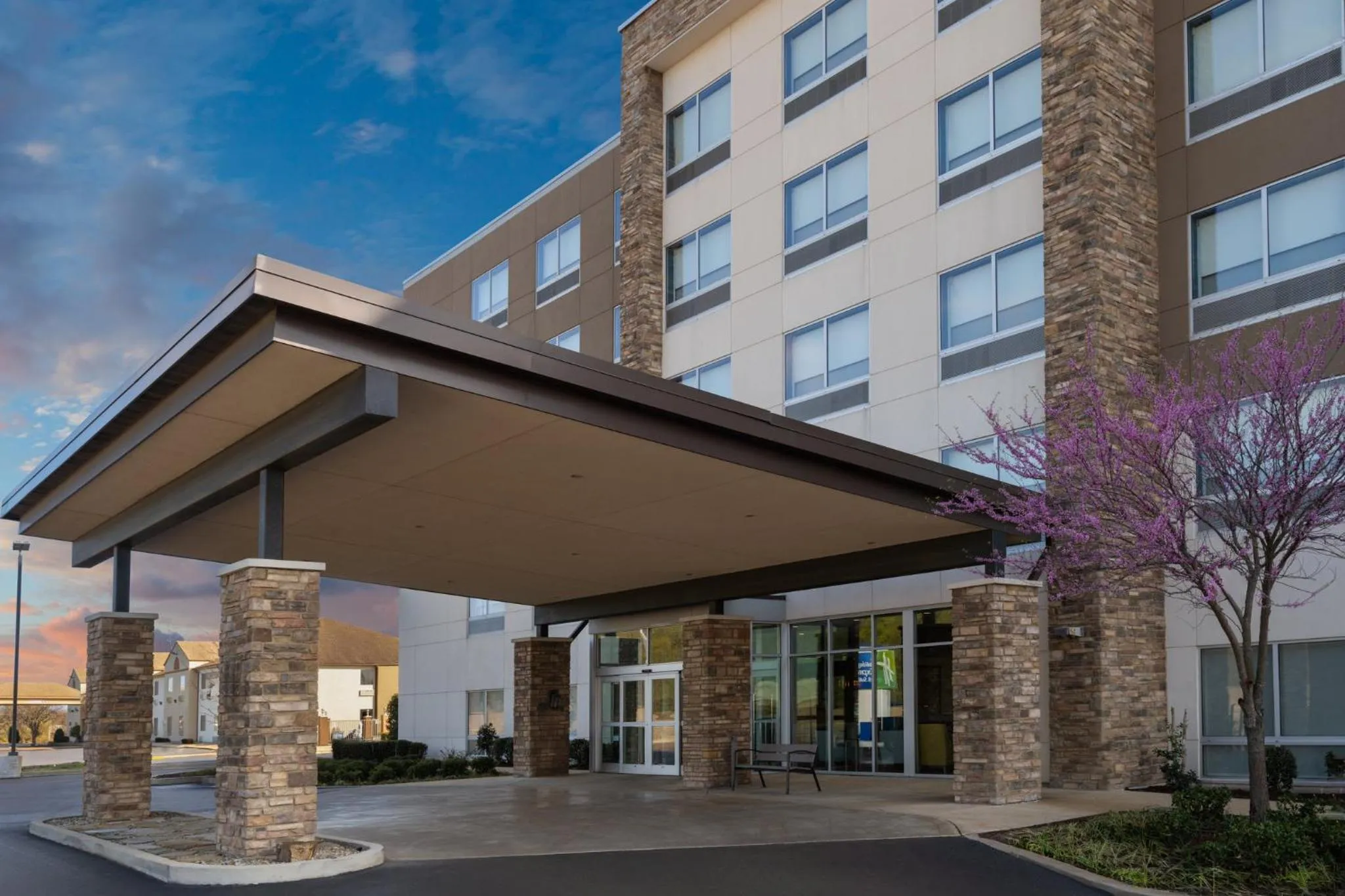 Property building in Holiday Inn Express & Suites West Memphis by IHG
