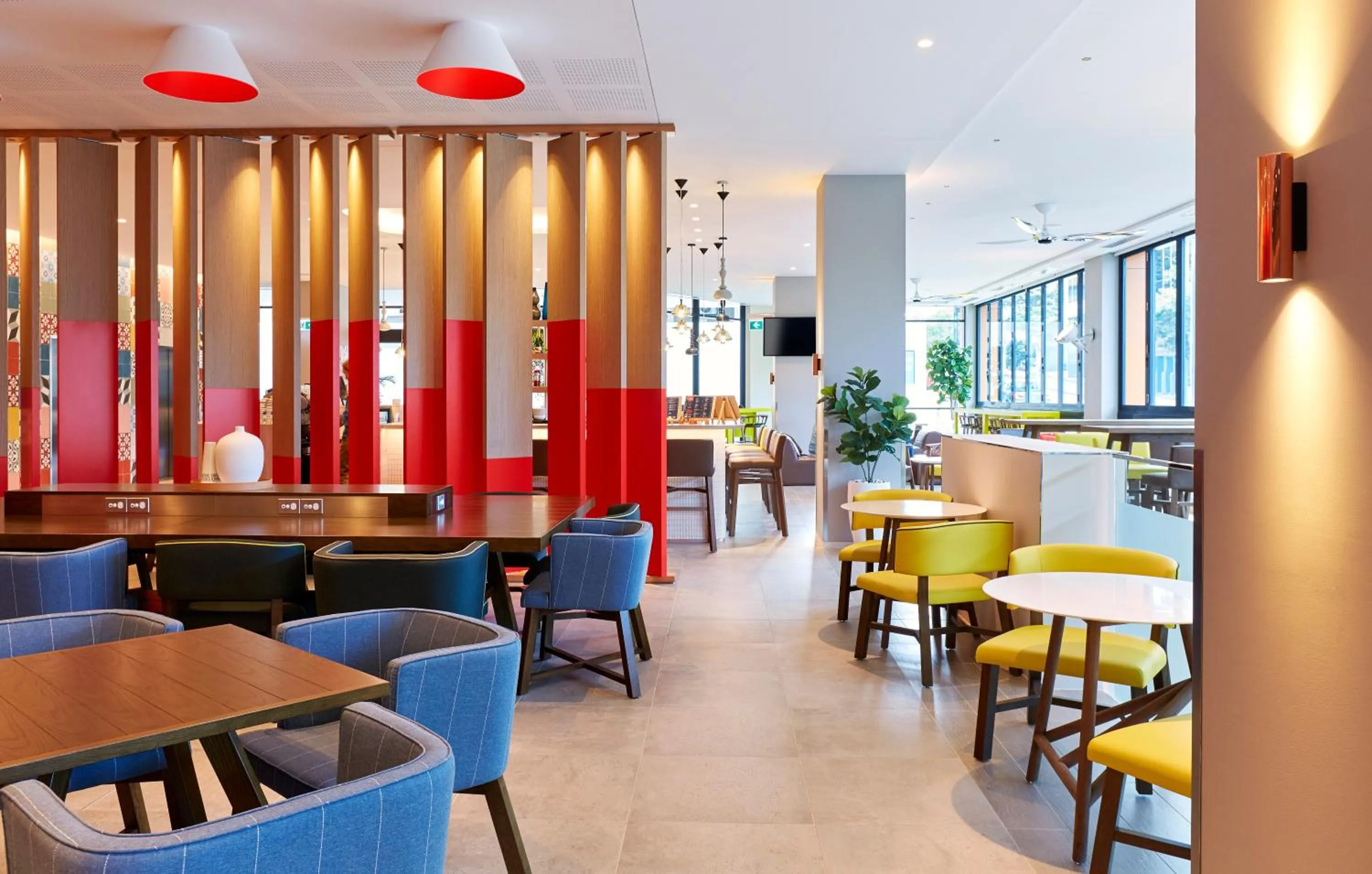 Property building in Holiday Inn Express Brisbane Central by IHG