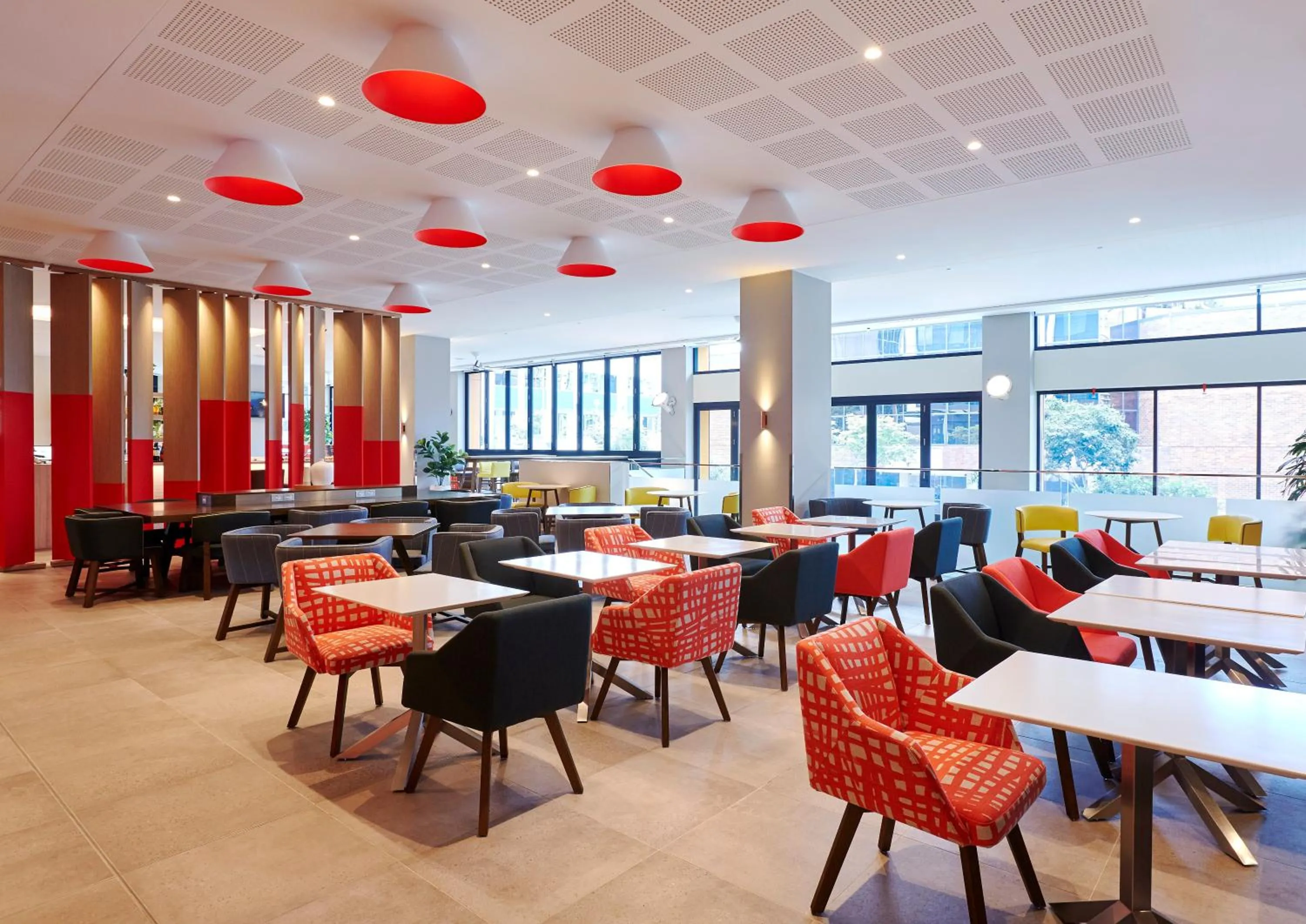 Restaurant/places to eat in Holiday Inn Express Brisbane Central by IHG