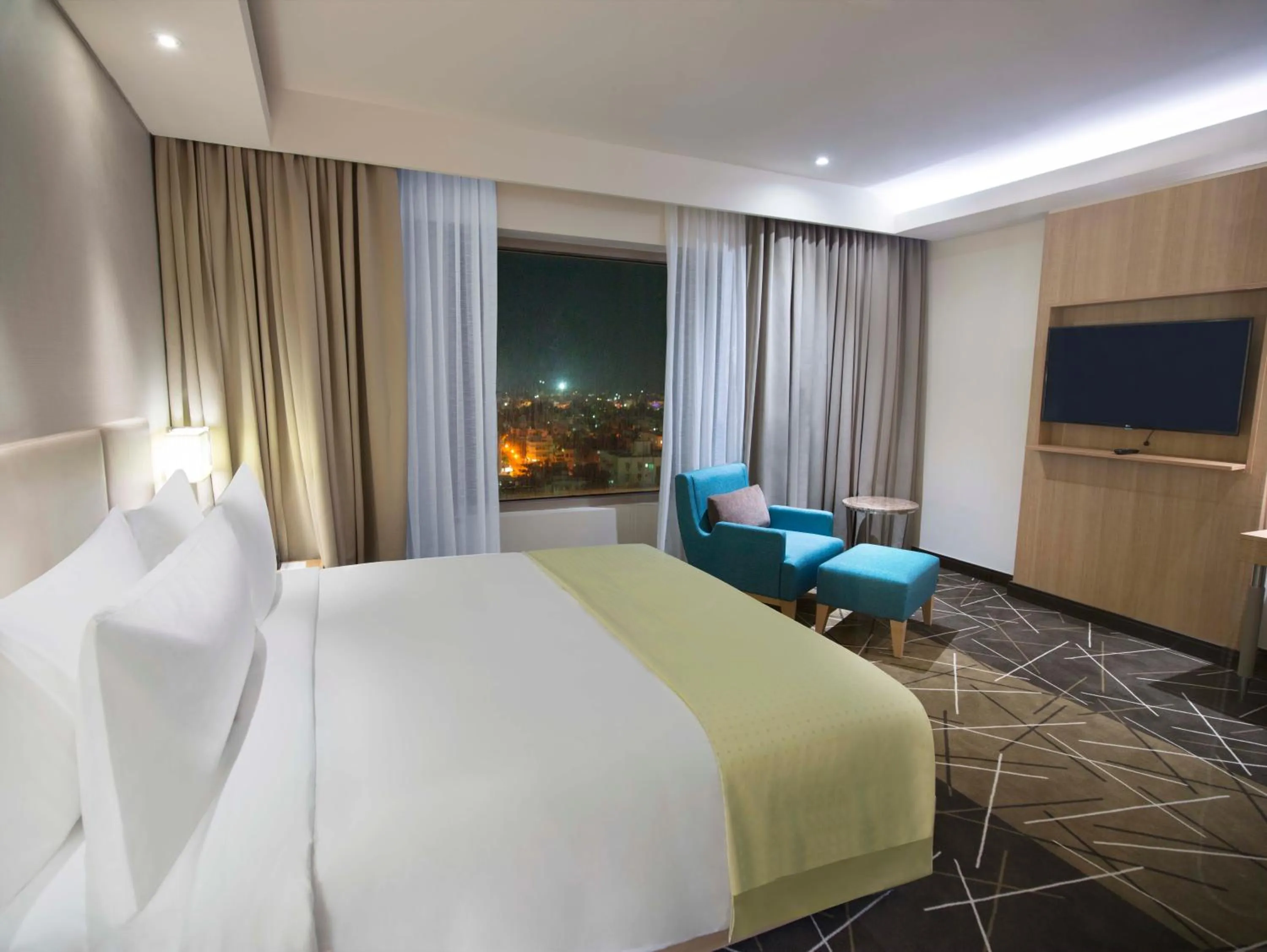 City view, Bed in Holiday Inn Chennai OMR IT Expressway by IHG