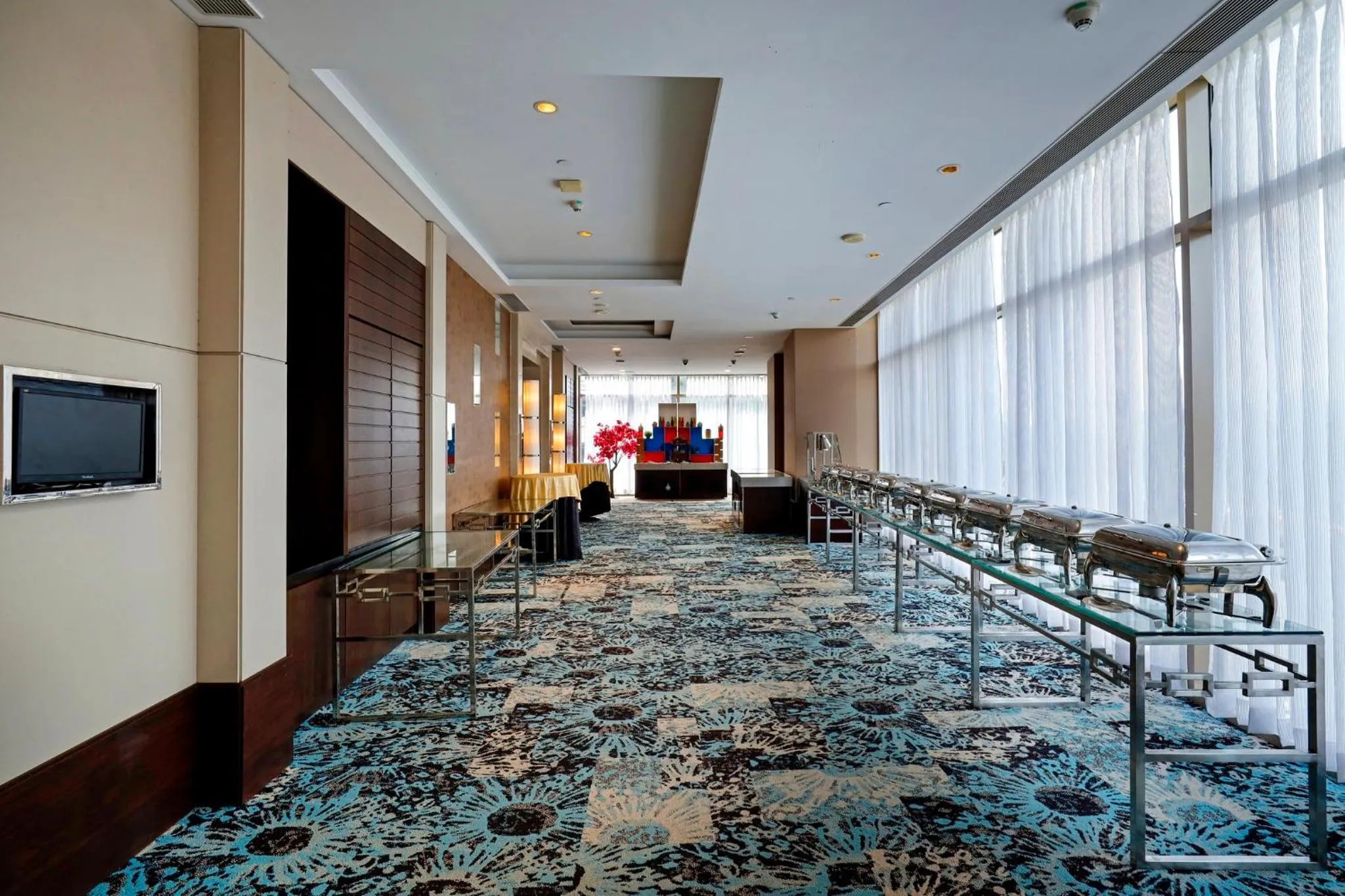 Restaurant/places to eat in Holiday Inn Chennai OMR IT Expressway by IHG