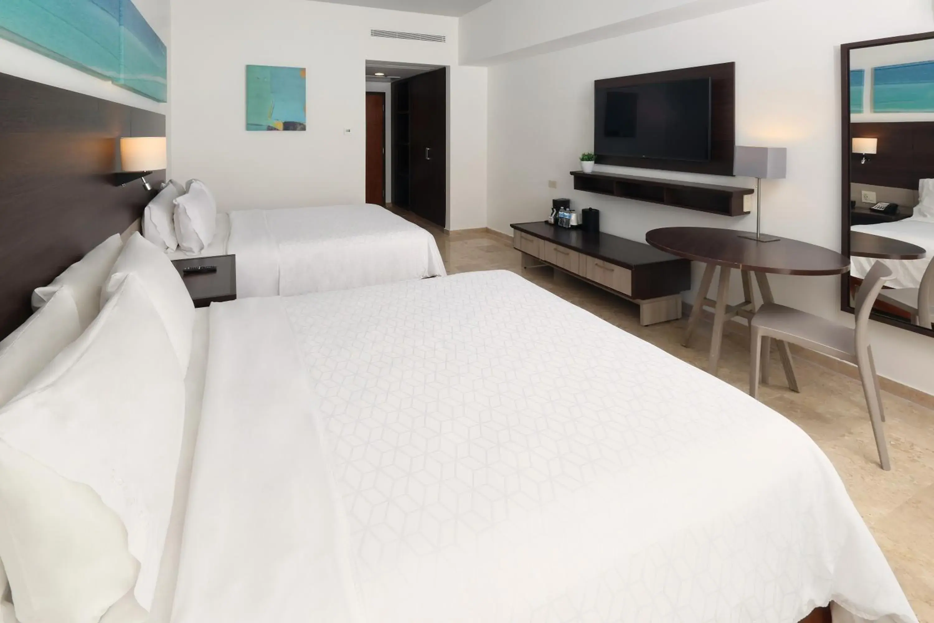 Queen Suite with Two Queen Beds in Holiday Inn Resort Mazatlan by IHG Queen Suite with Two Queen Beds in Holiday Inn Resort Mazatlan by IHG