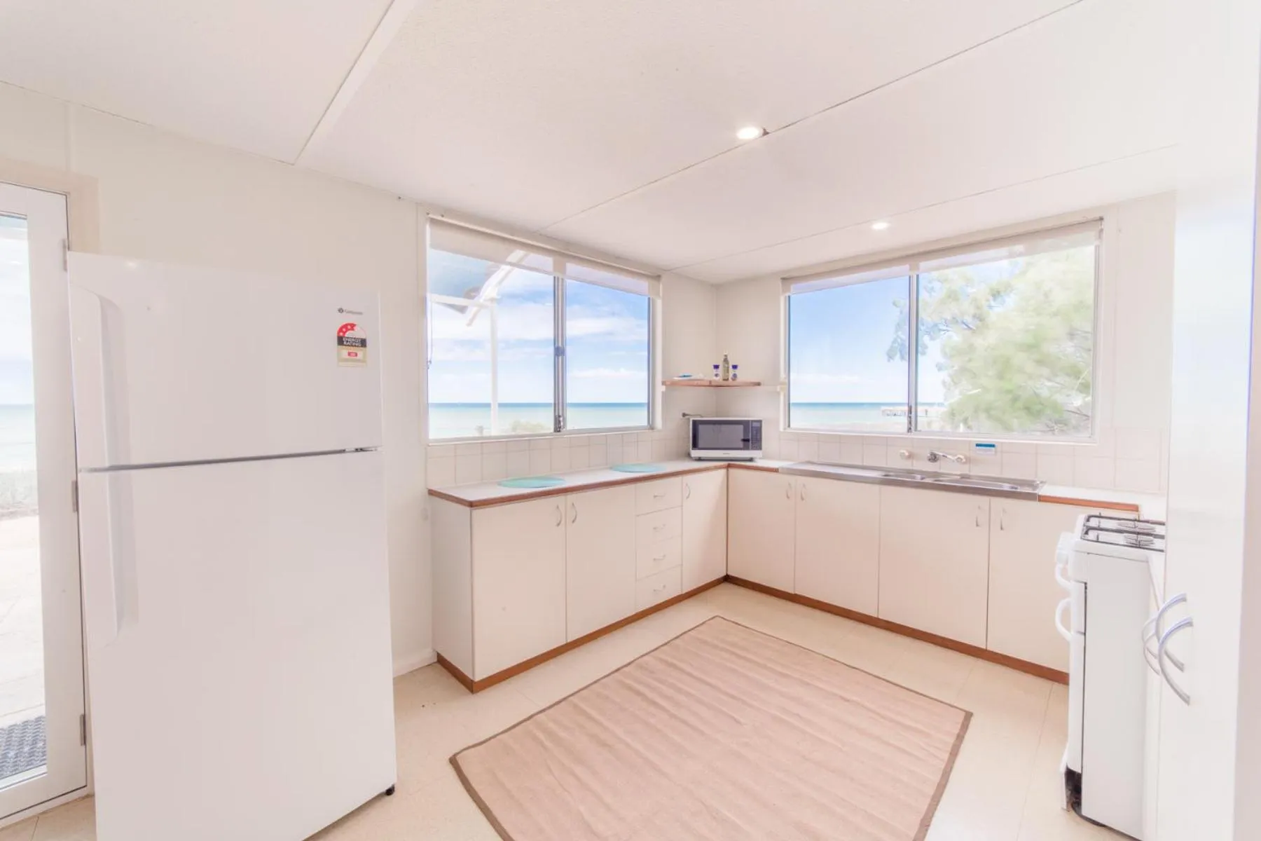 Kitchen or kitchenette in Mackerel Islands