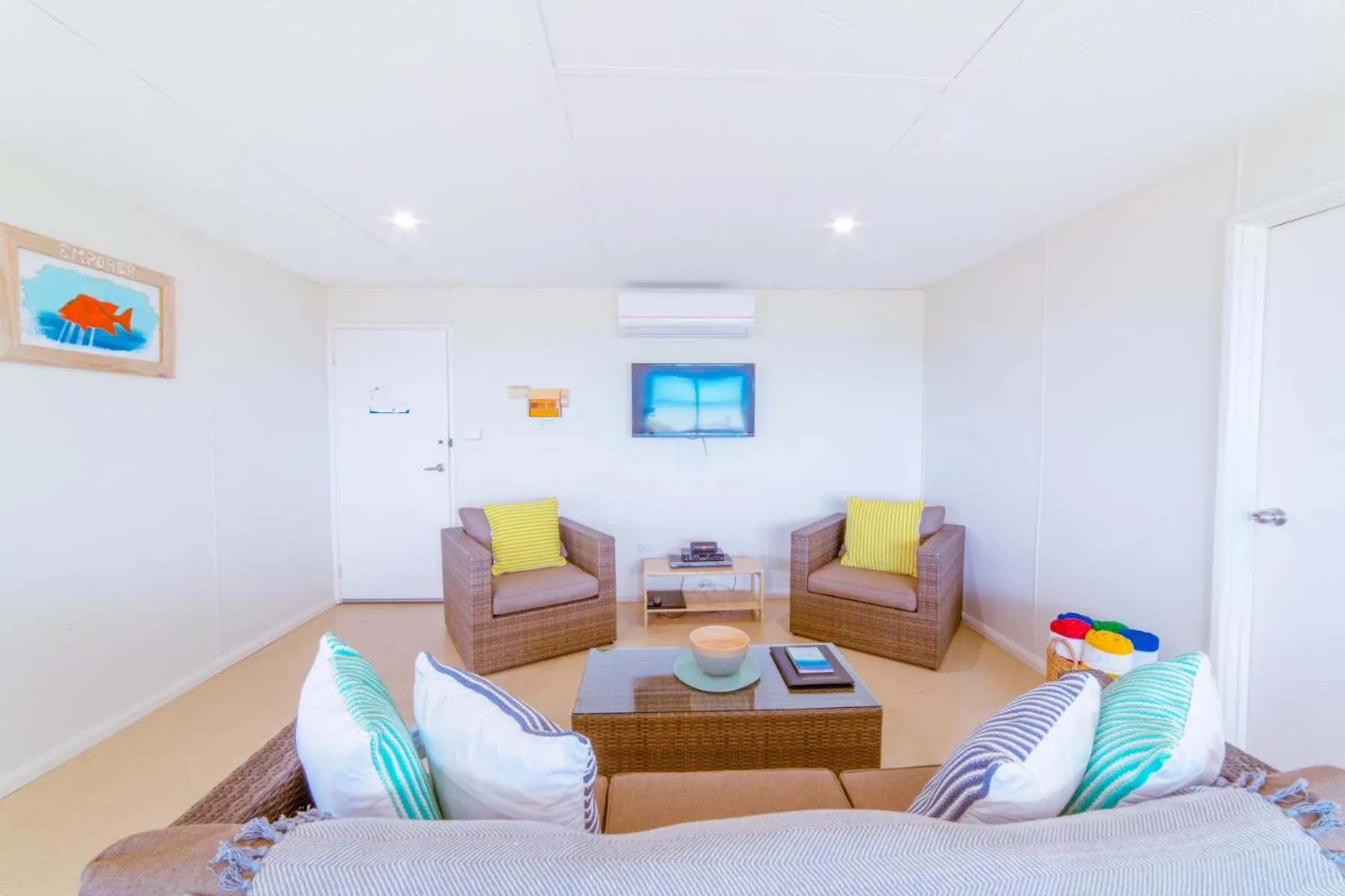 TV and multimedia in Mackerel Islands