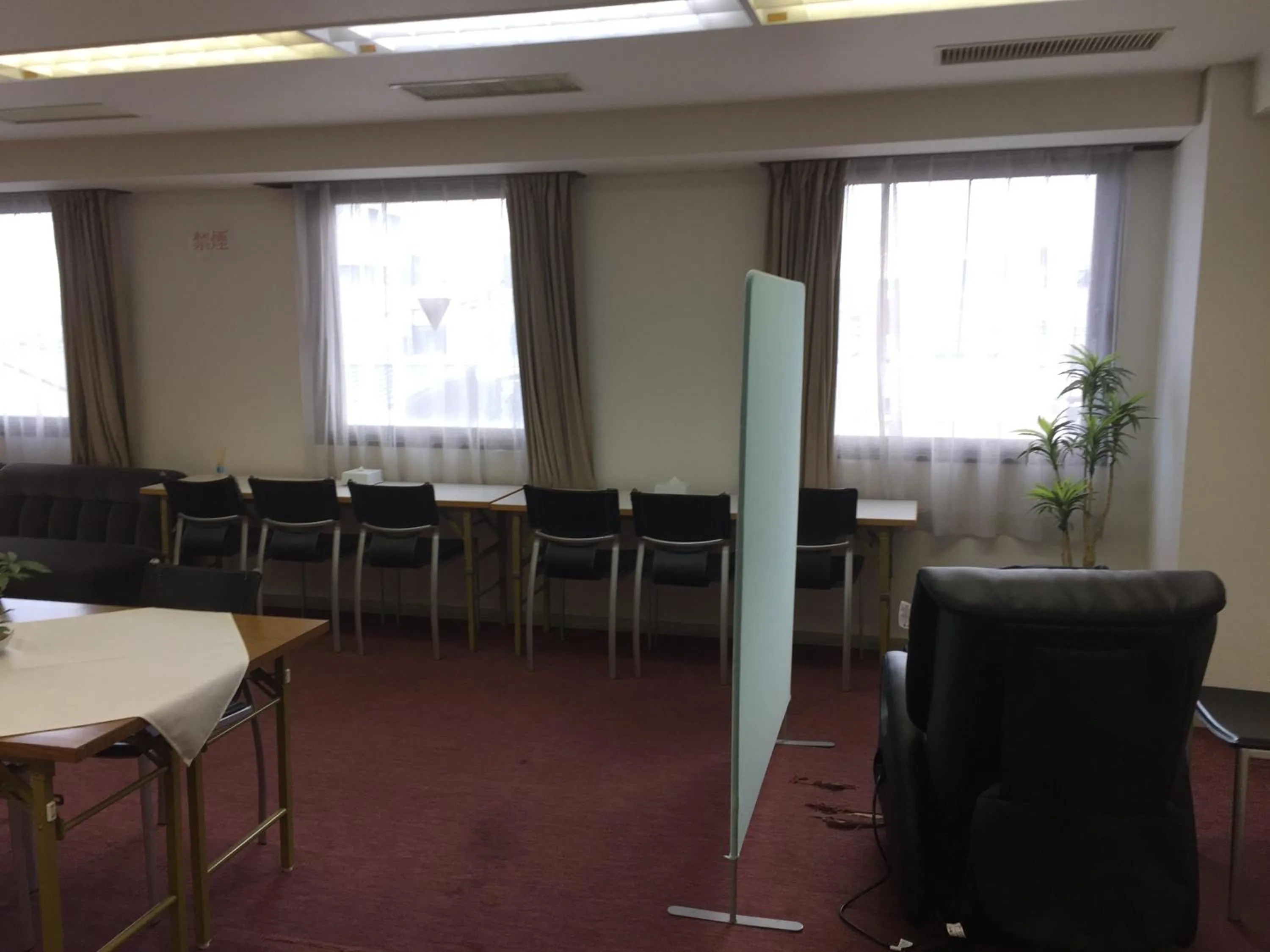 Library in HOTEL CROWN HILLS FUJINOMIYA