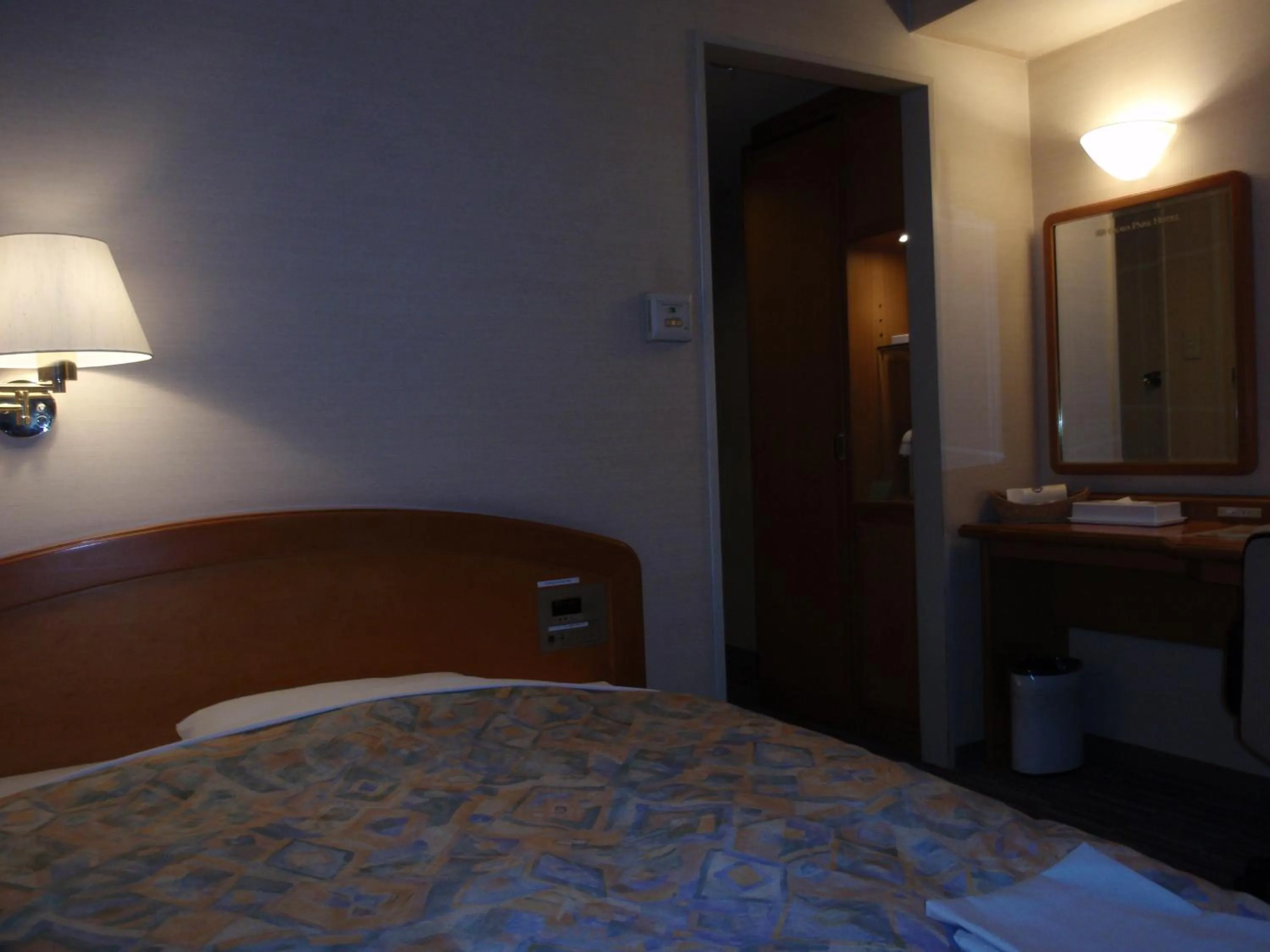 Photo of the whole room, Bed in Hotel Crown Hills Okaya