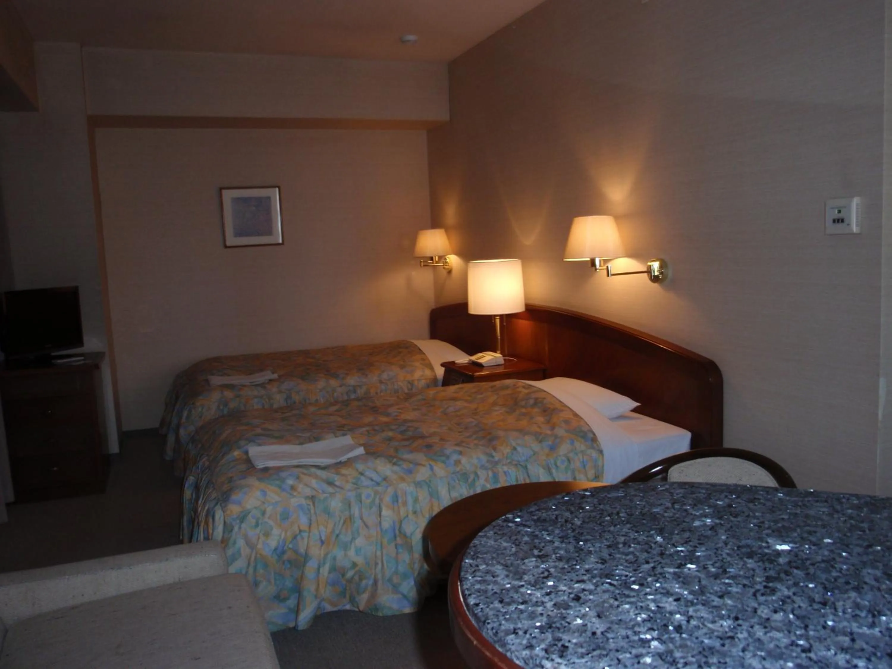 Photo of the whole room, Bed in Hotel Crown Hills Okaya