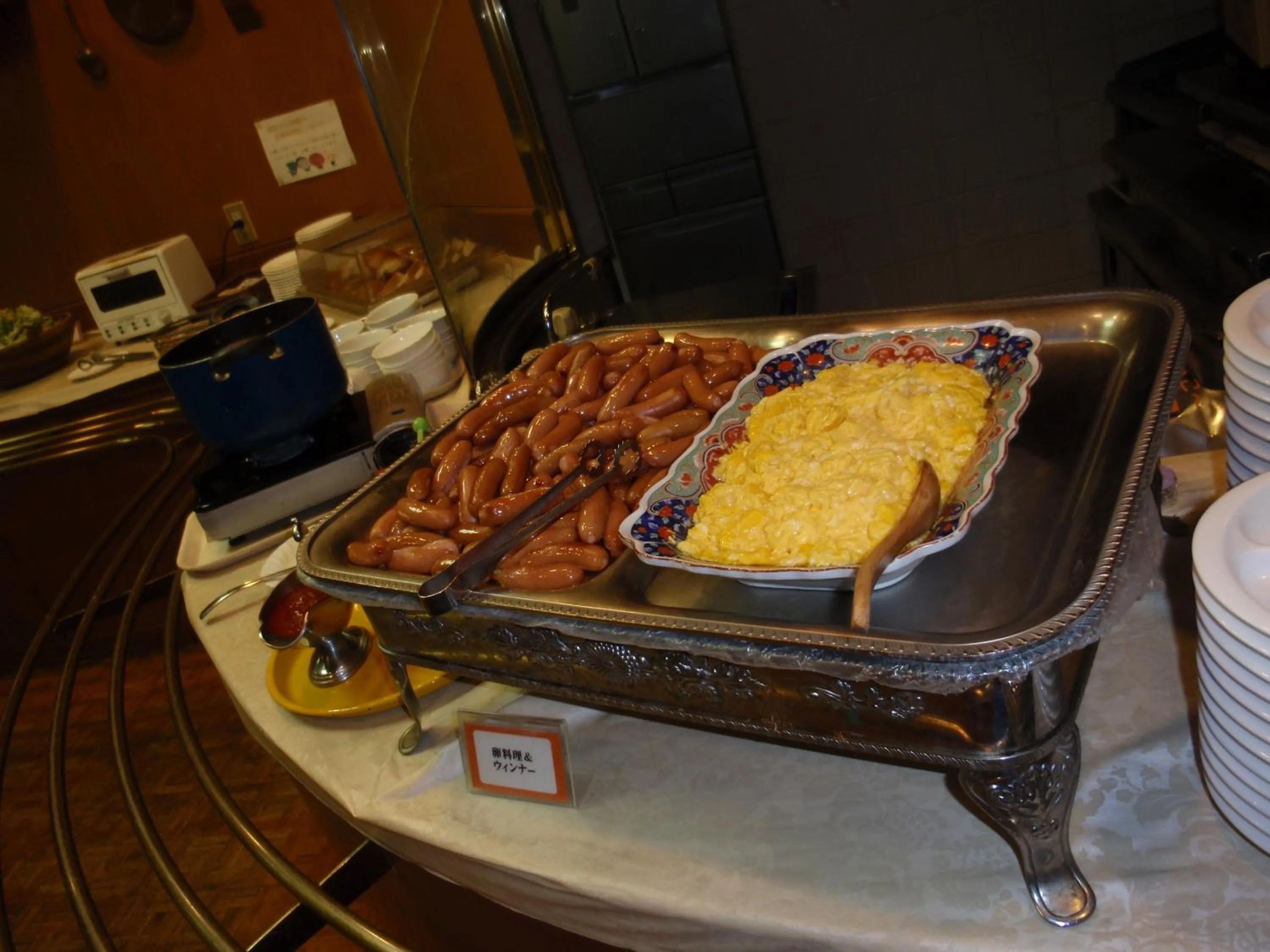 Restaurant/places to eat in Hotel Crown Hills Okaya