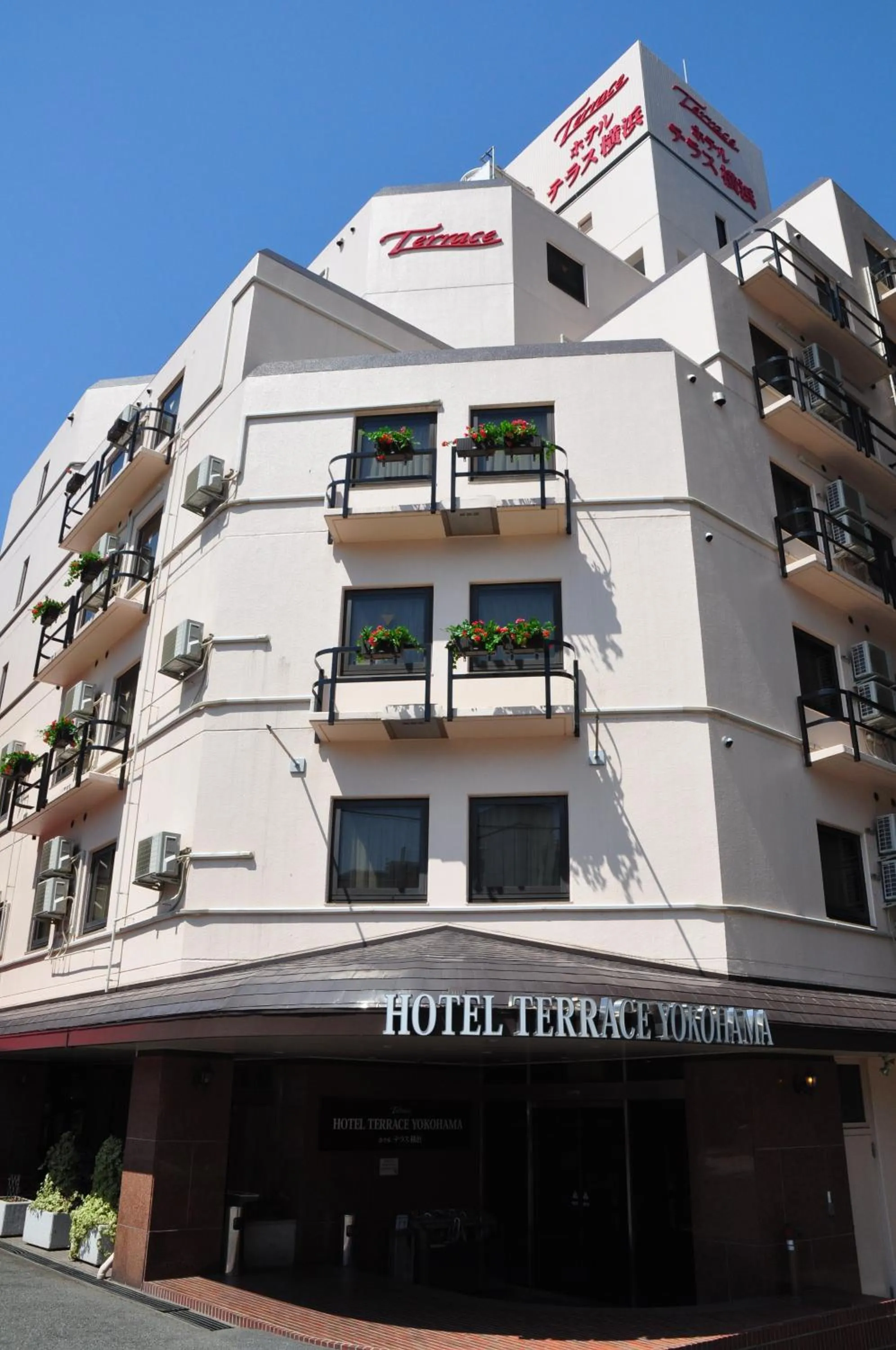 Facade/entrance in Hotel Terrace Yokohama