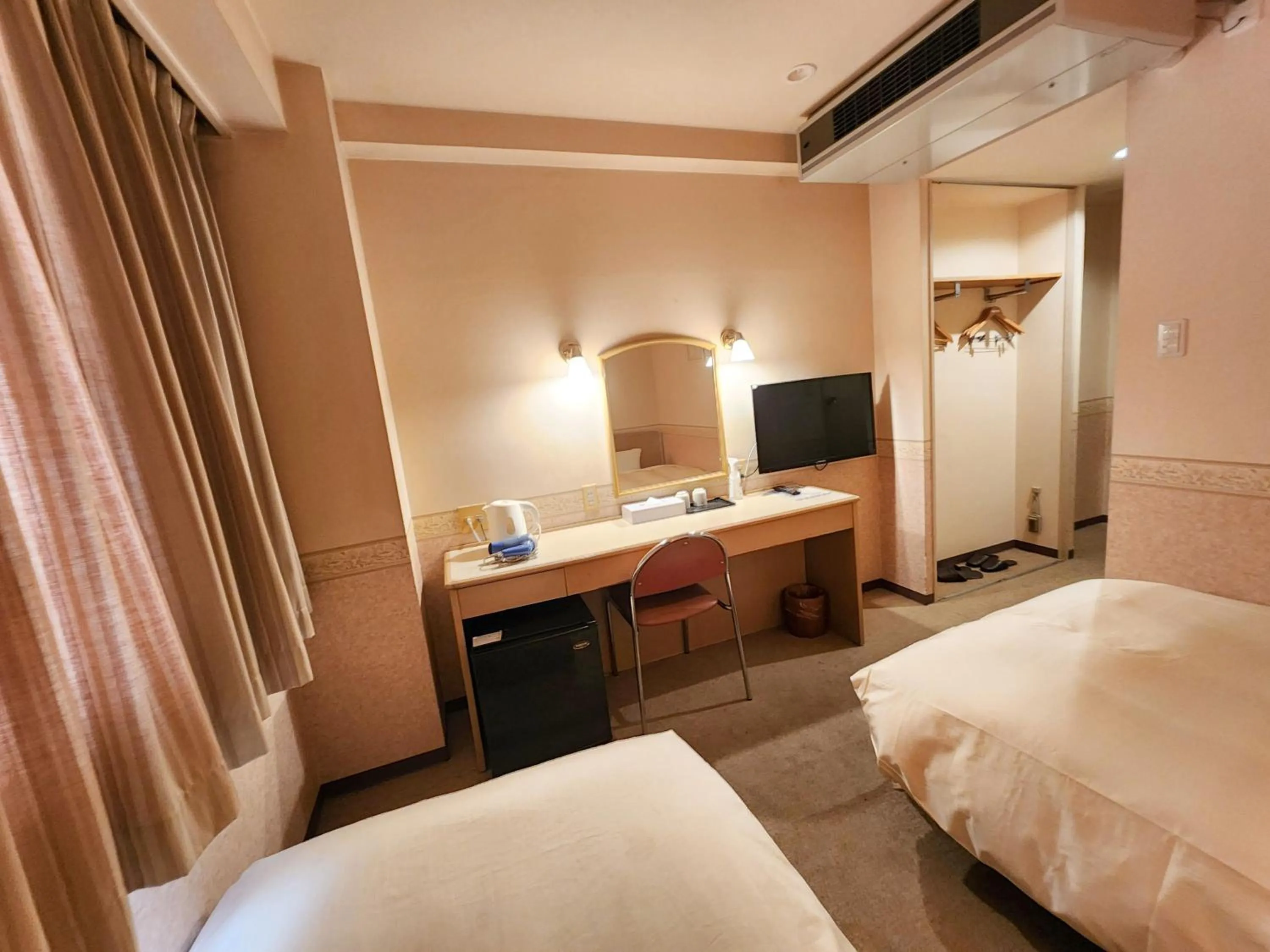 Photo of the whole room, Bed in Hotel Crown Hills Kanazawa
