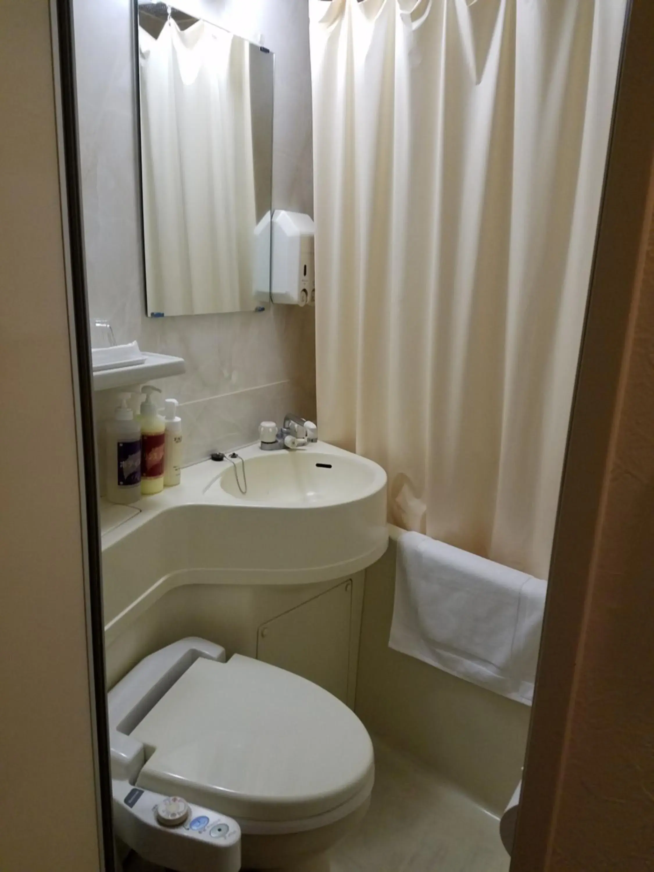 Twin Room - Smoking in Hotel Crown Hills Kumamoto Twin Room - Smoking in Hotel Crown Hills Kumamoto