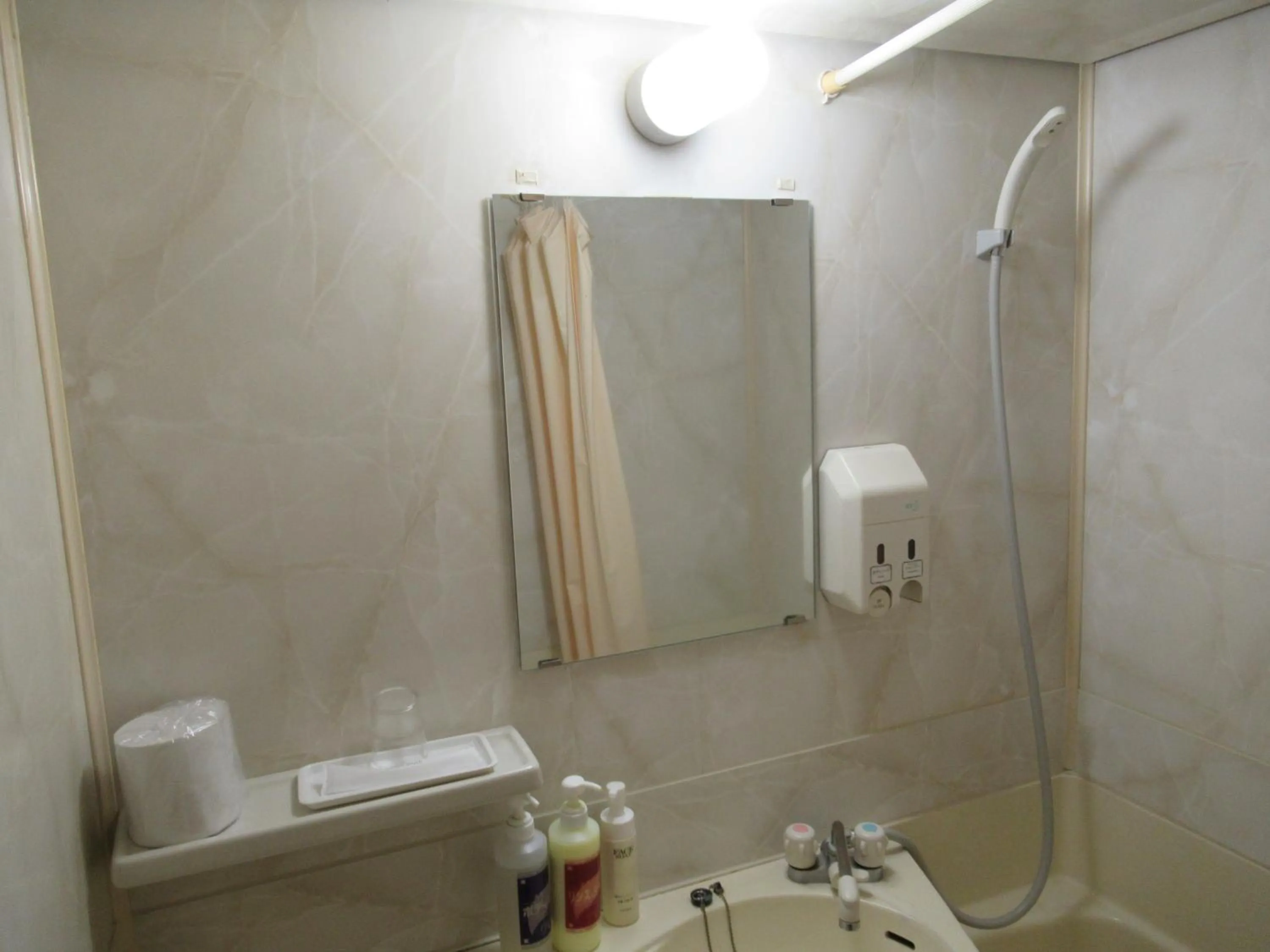 Shower in Hotel Crown Hills Kumamoto
