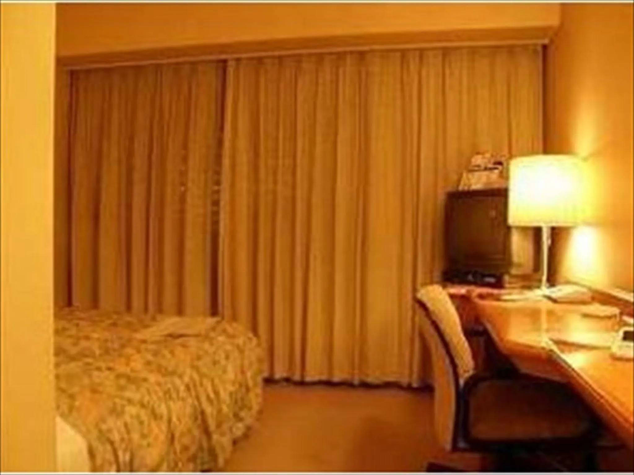 Bed in Hotel CROWN HILLS MIYOSHI