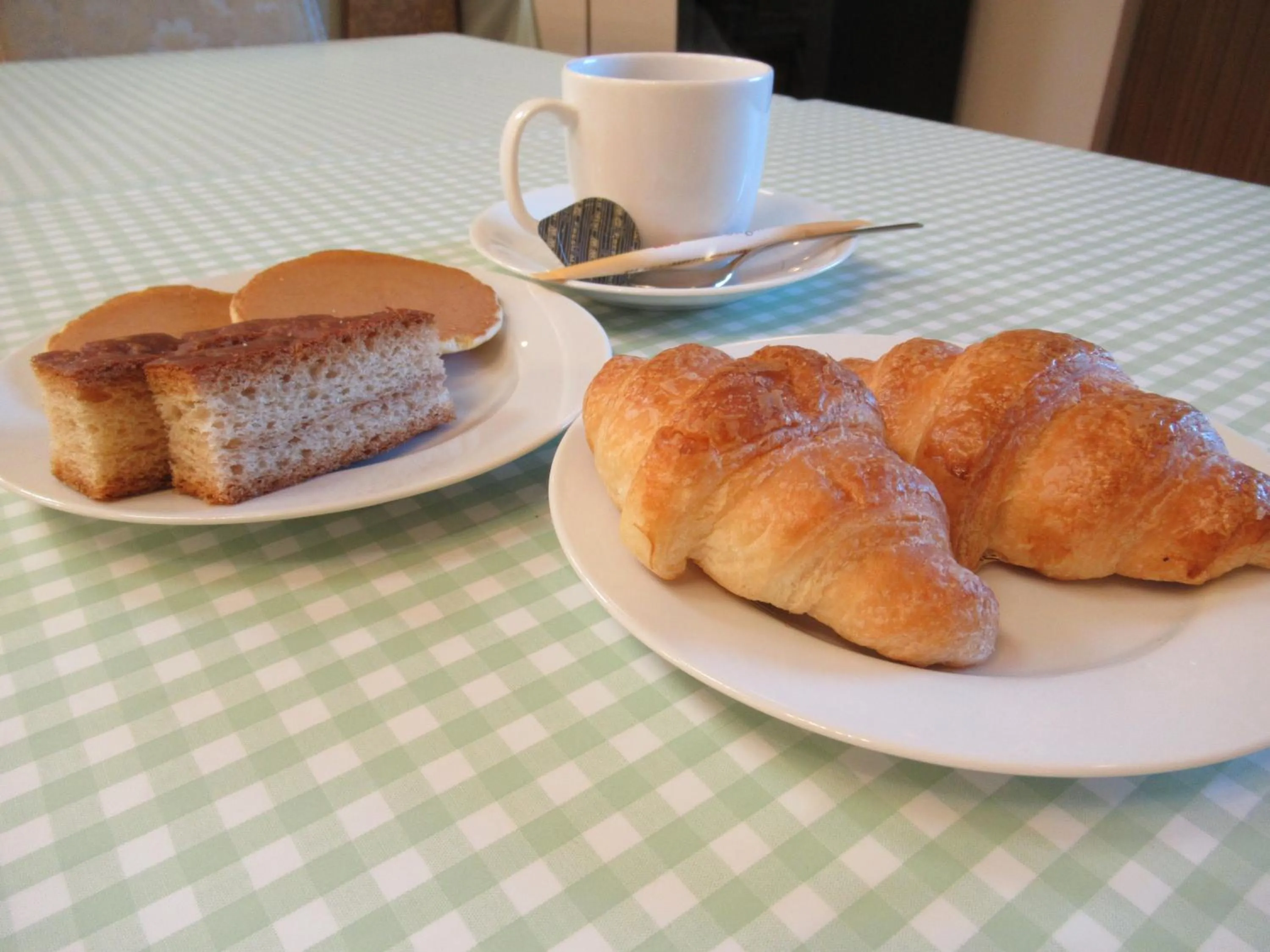 Buffet breakfast in Hotel Miyako Hills