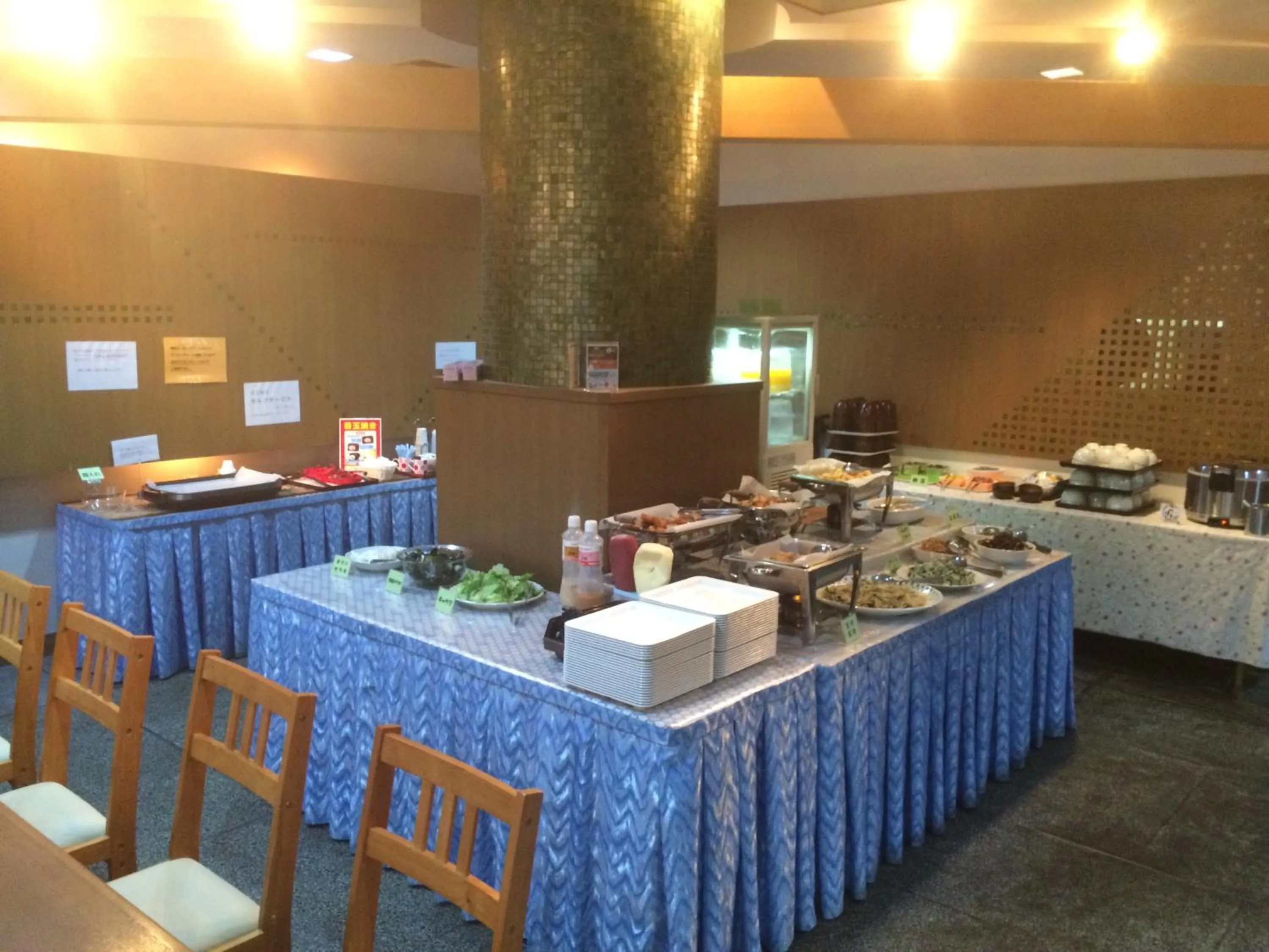 Buffet breakfast in Hotel Crown Hills Tokuyama