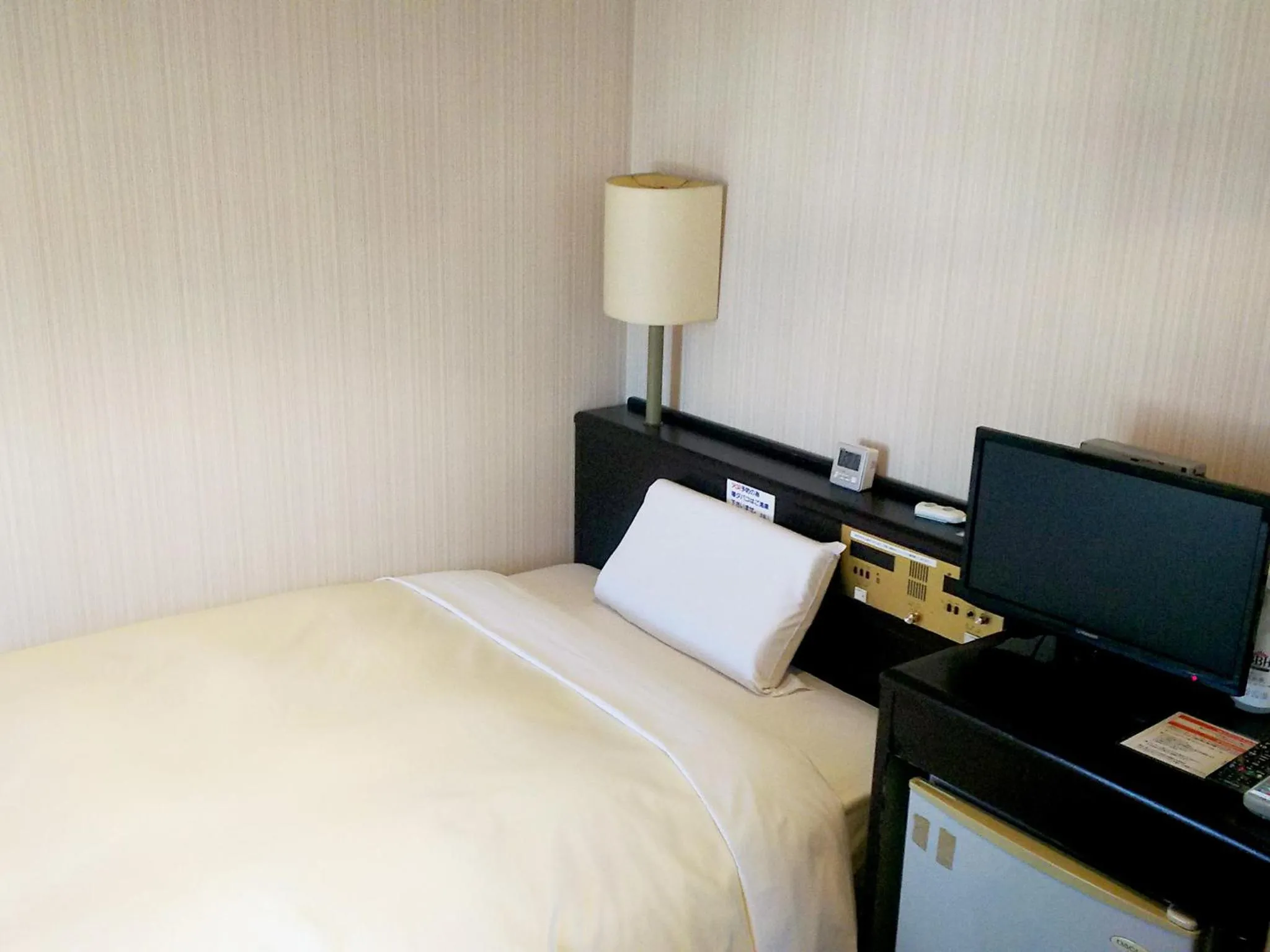 Photo of the whole room, Bed in Hosplitality In Yawatajuku