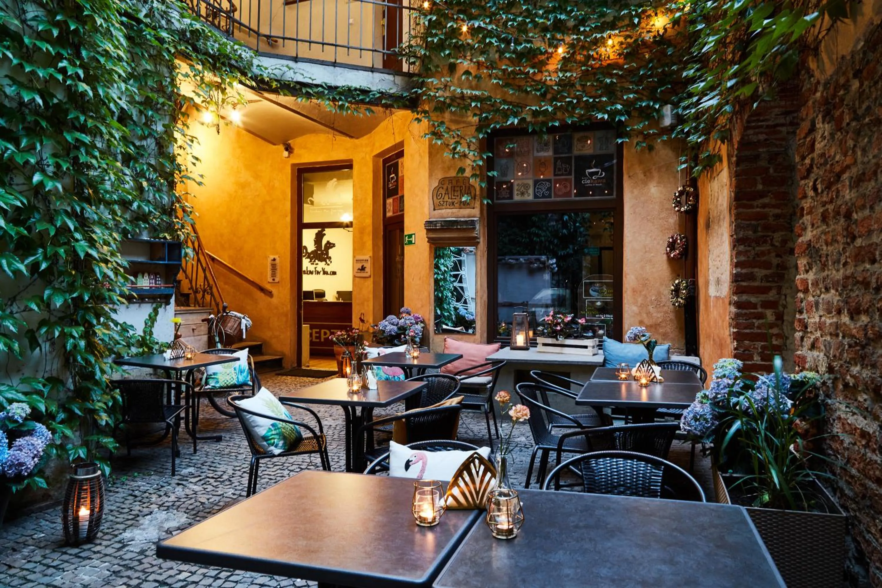 Patio in Krakow For You Main Square Apartments