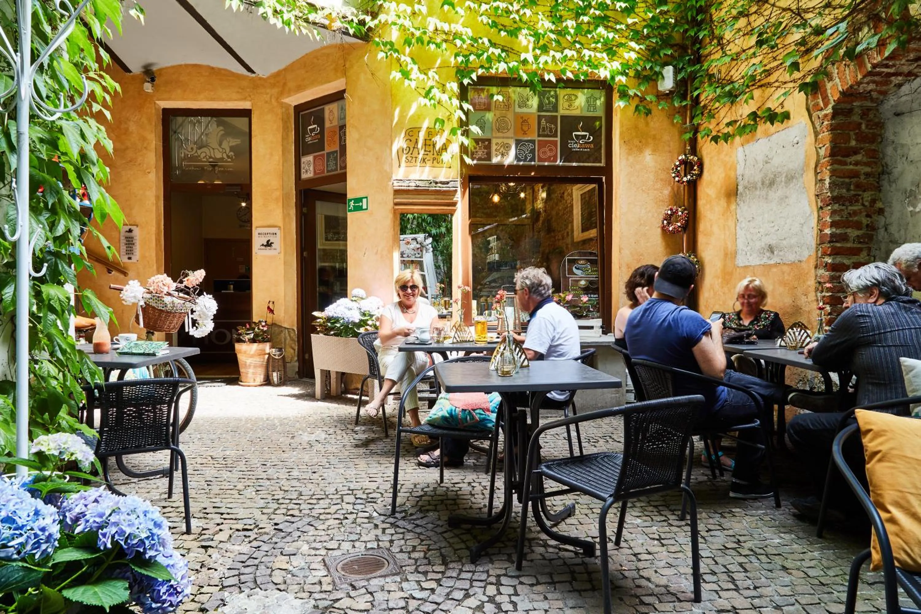 Patio in Krakow For You Main Square Apartments
