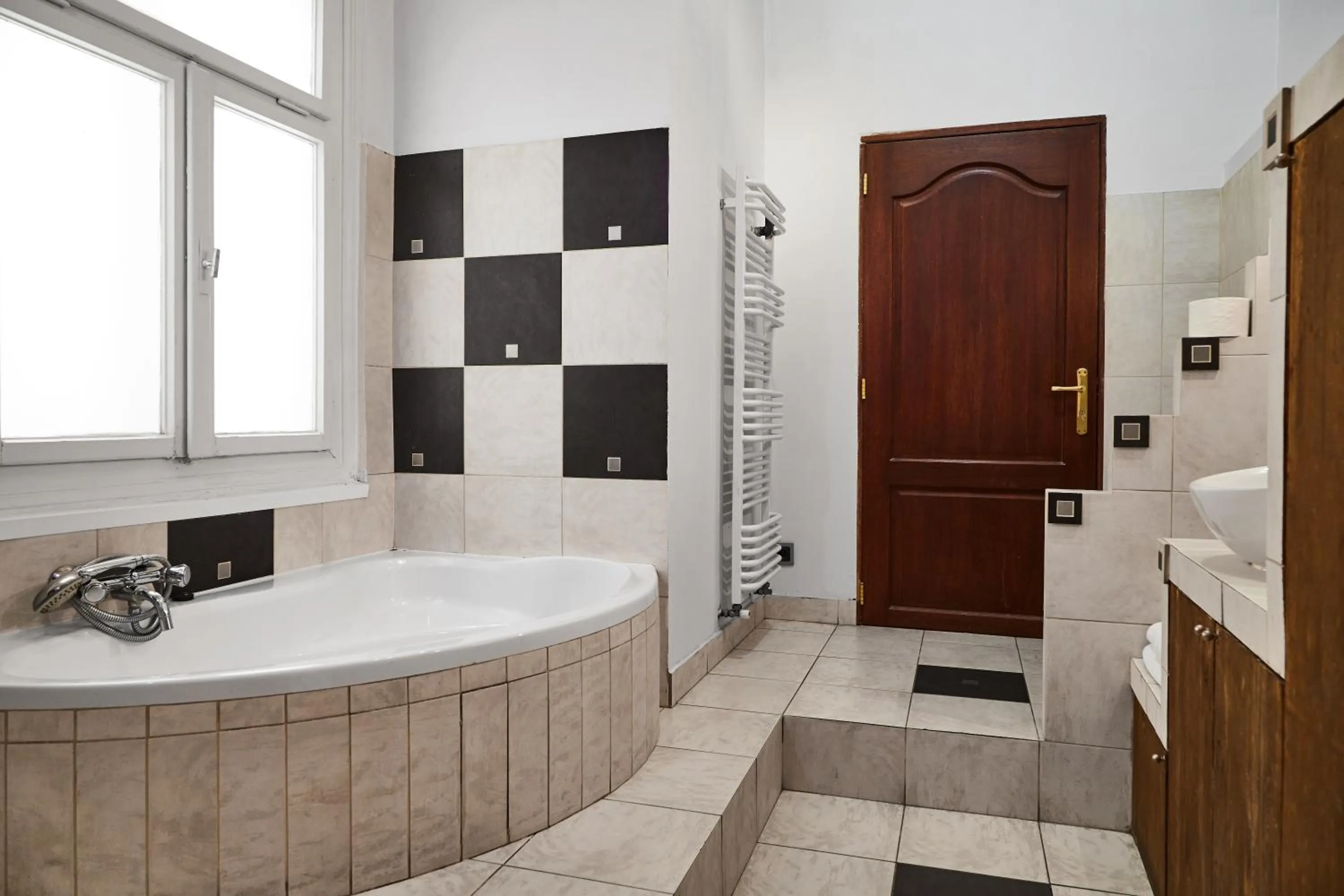 Toilet in Krakow For You Main Square Apartments