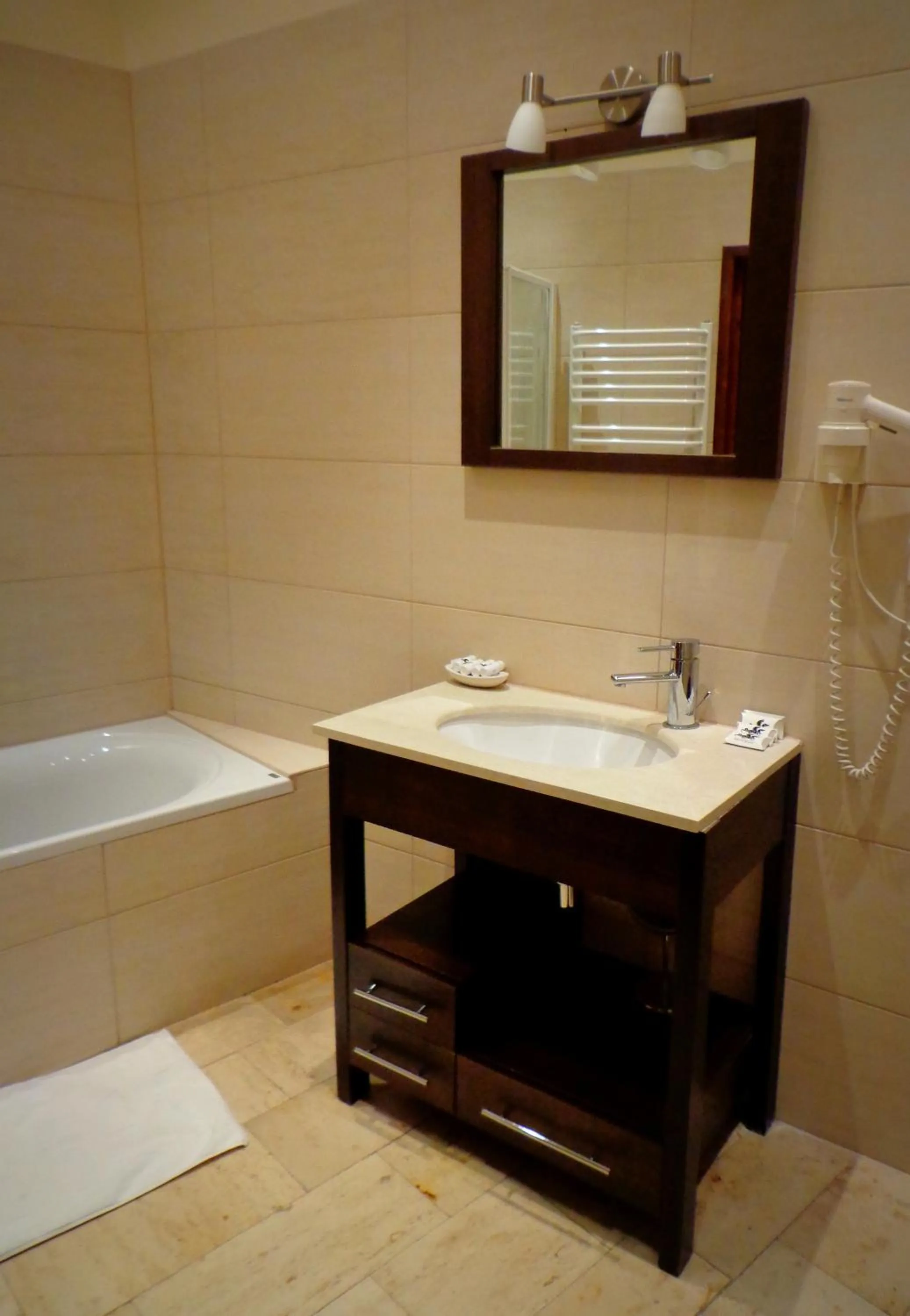 Shower in Krakow For You Main Square Apartments