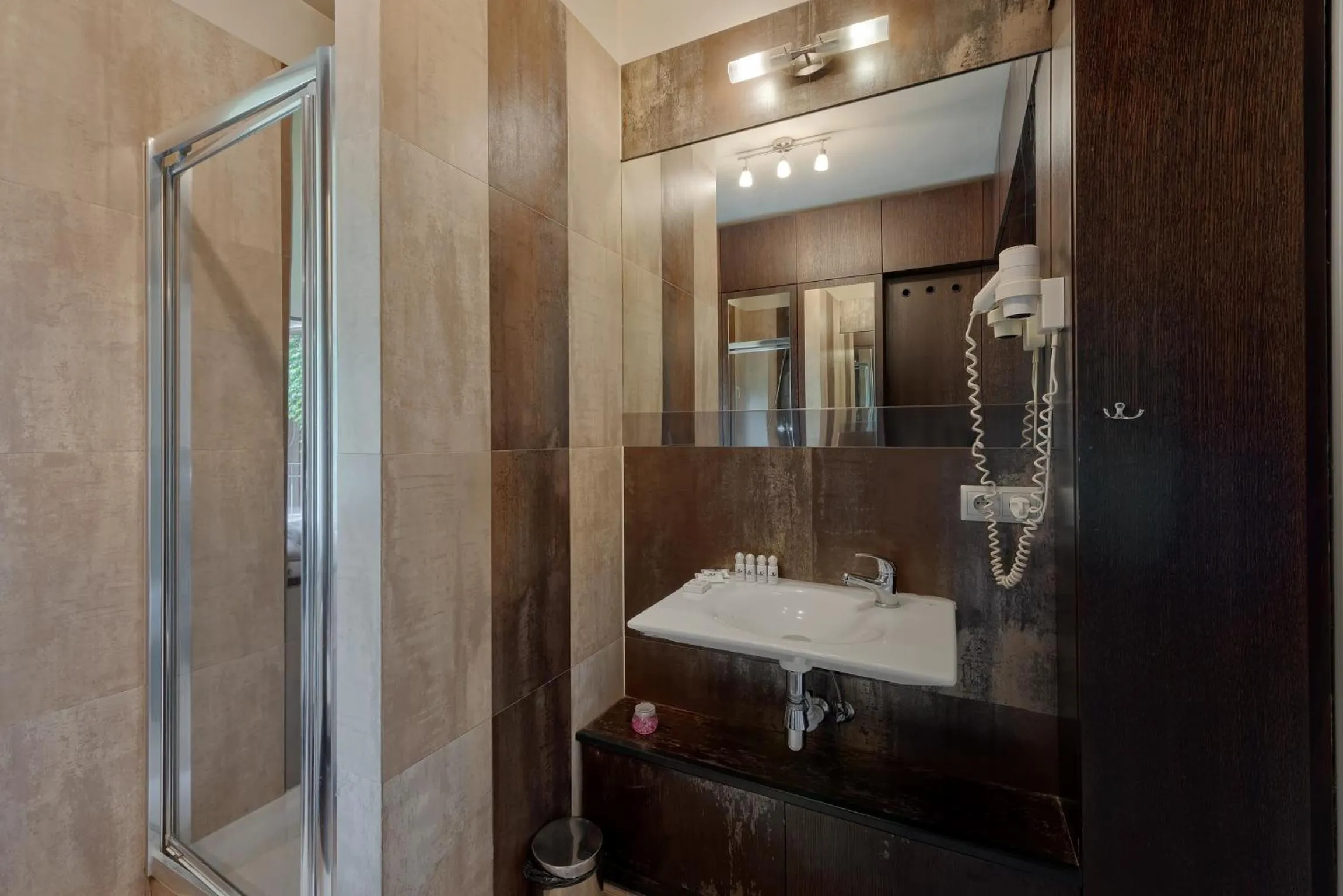 Bathroom in Krakow For You Main Square Apartments