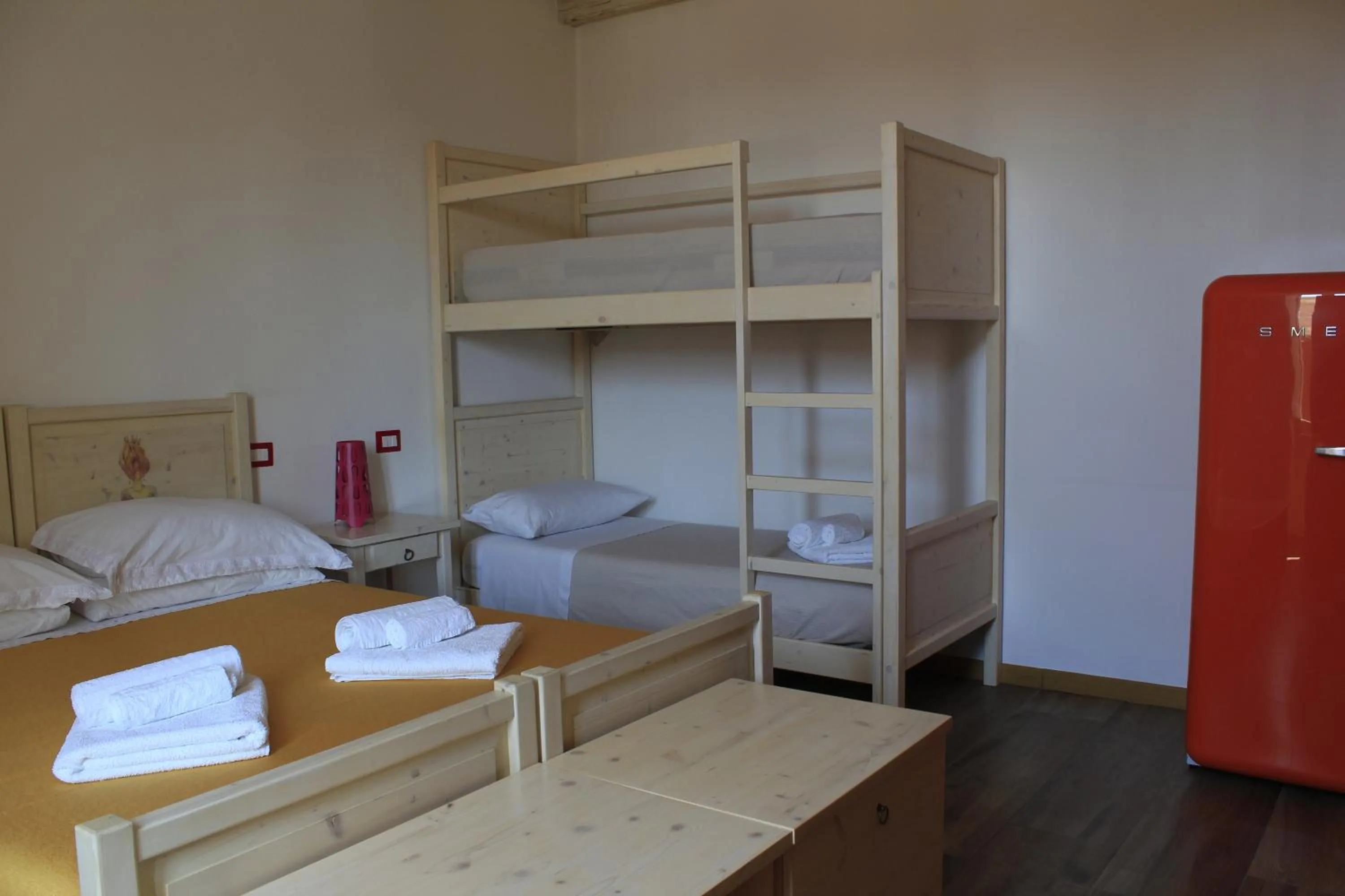 Photo of the whole room, Bed in Elementa