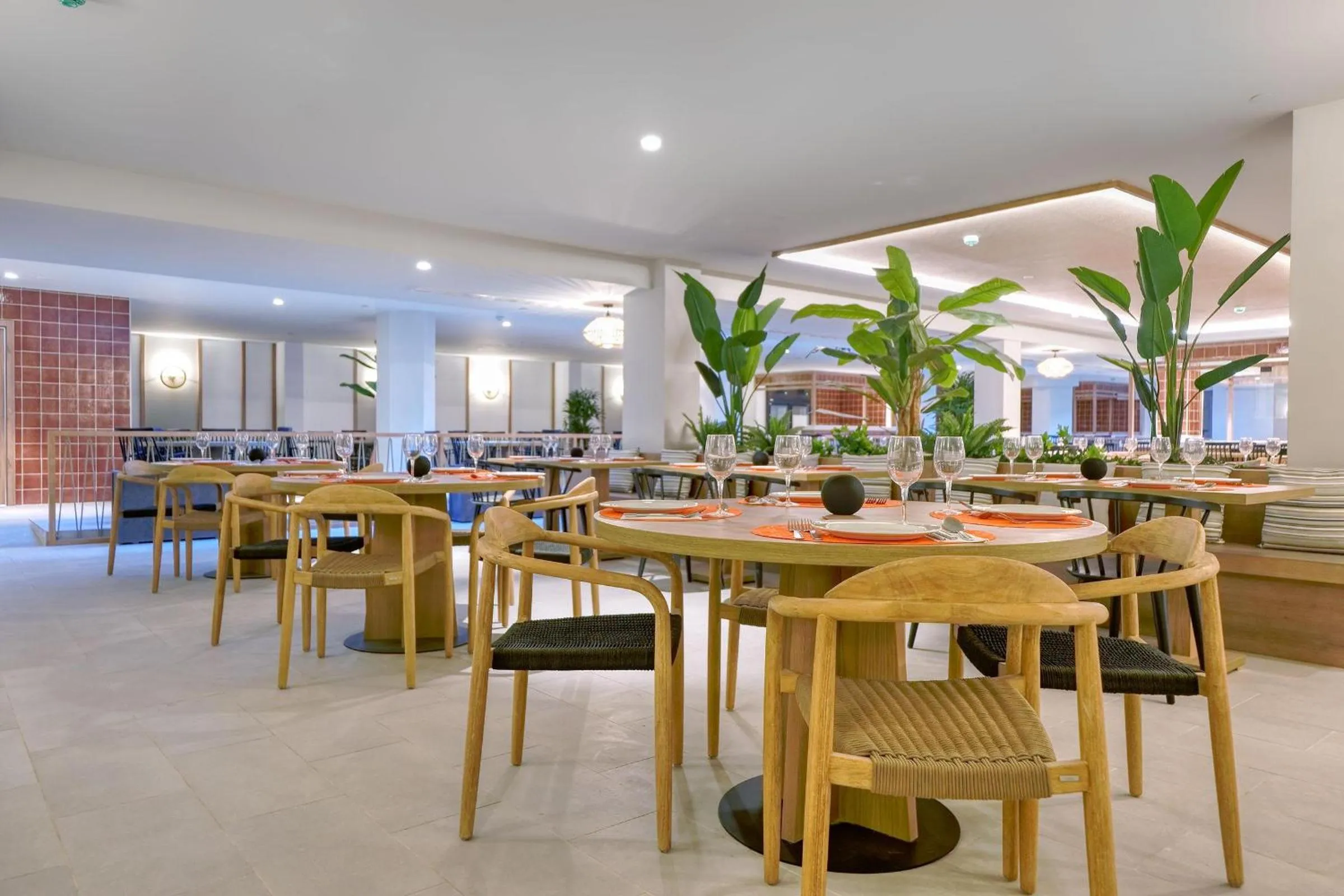 Restaurant/places to eat in Labranda Suites Costa Adeje