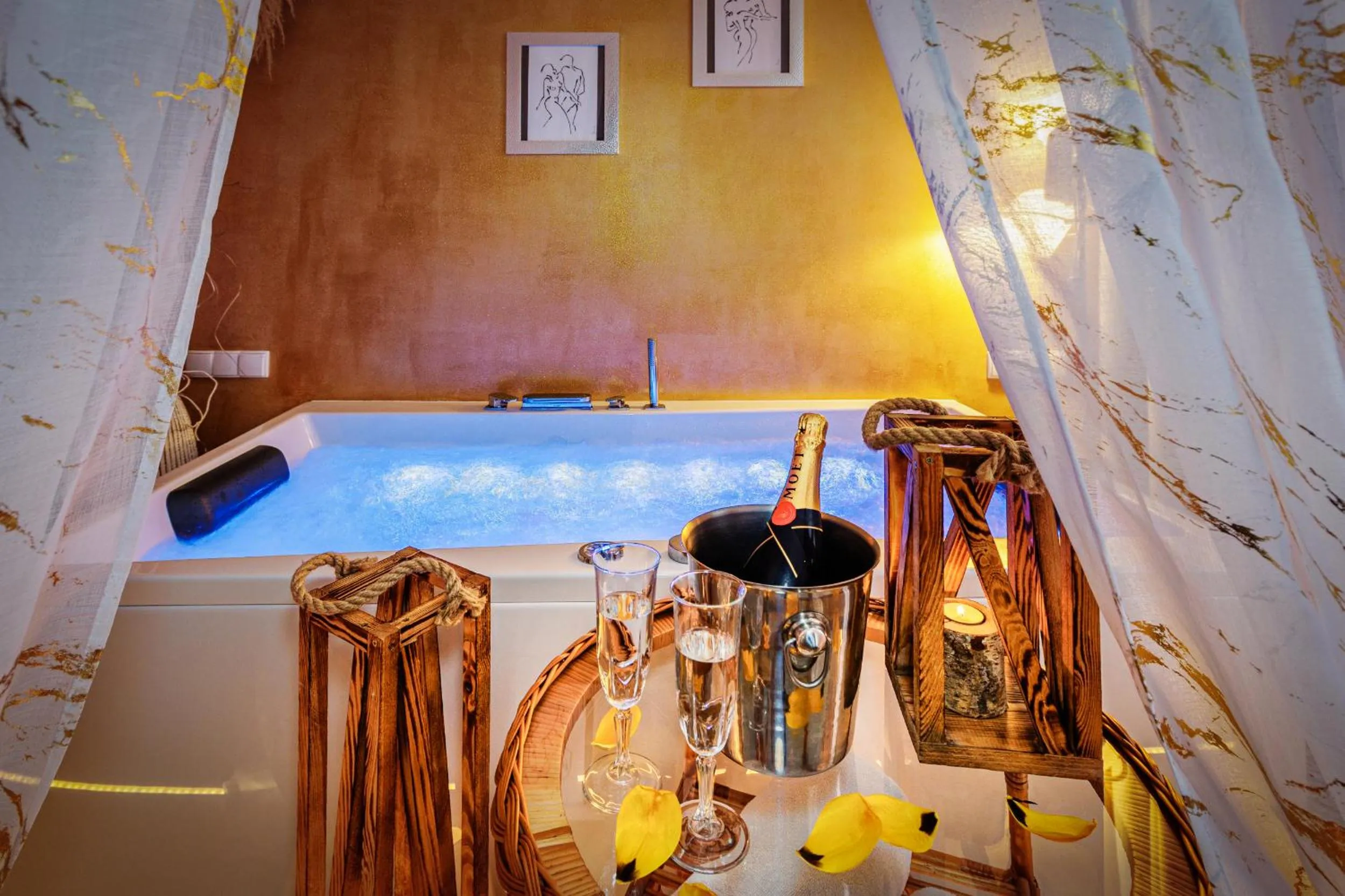 Hot Tub in Kameralny Aparthotel Elegante Władysławowo - Adults Only