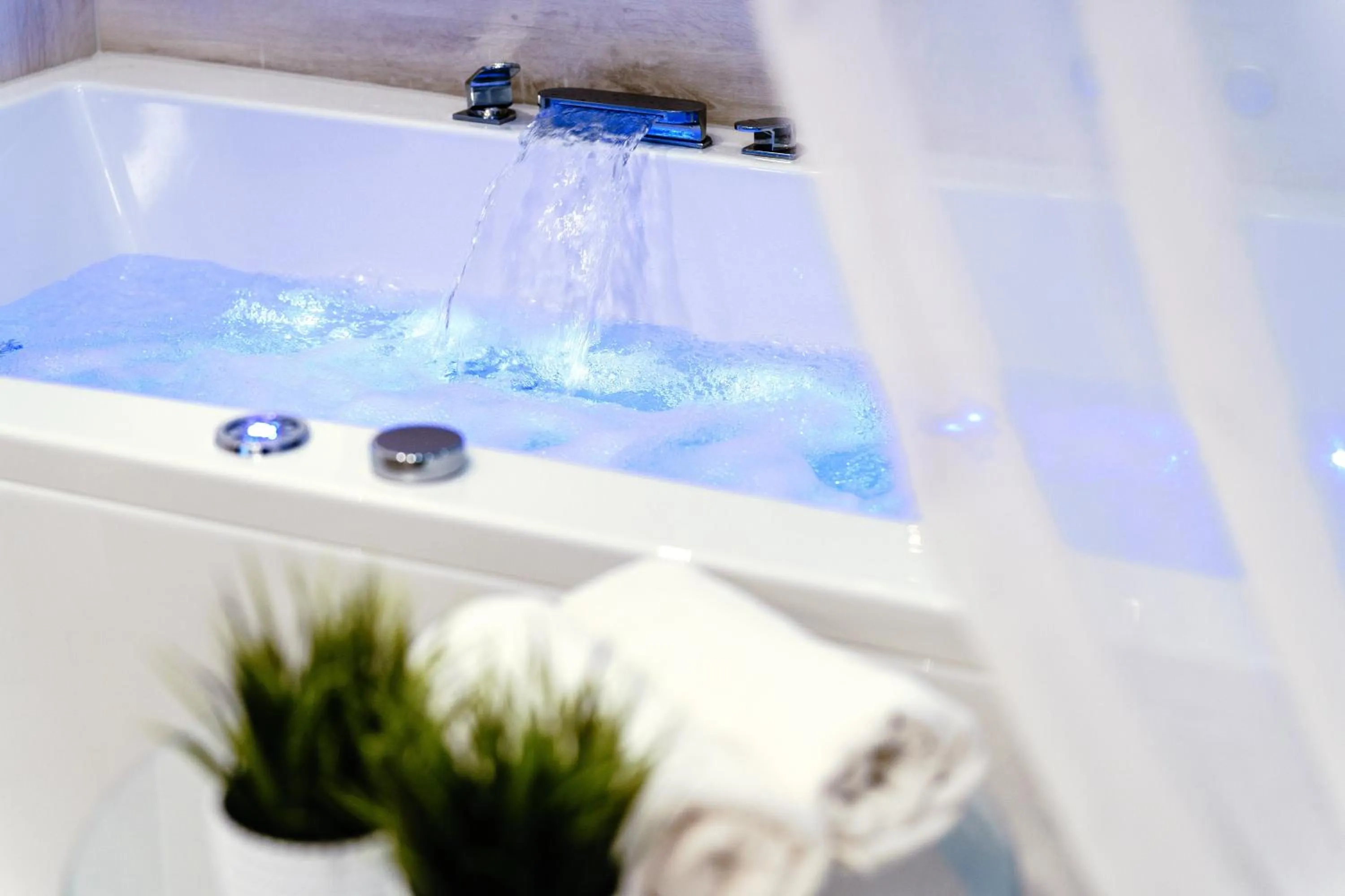 Hot Tub in Kameralny Aparthotel Elegante Władysławowo - Adults Only