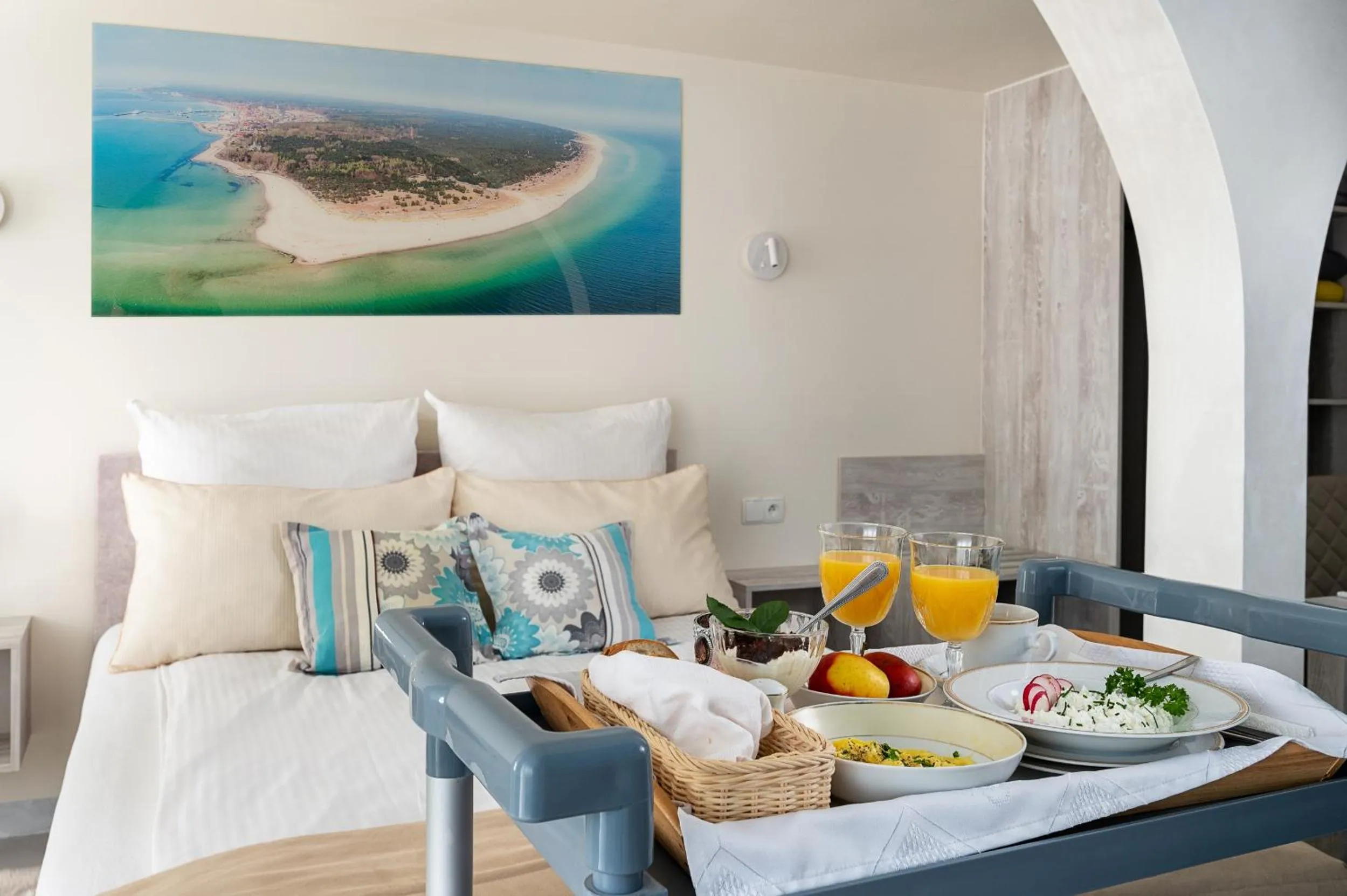 Breakfast, Bed in Kameralny Aparthotel Elegante Władysławowo - Adults Only