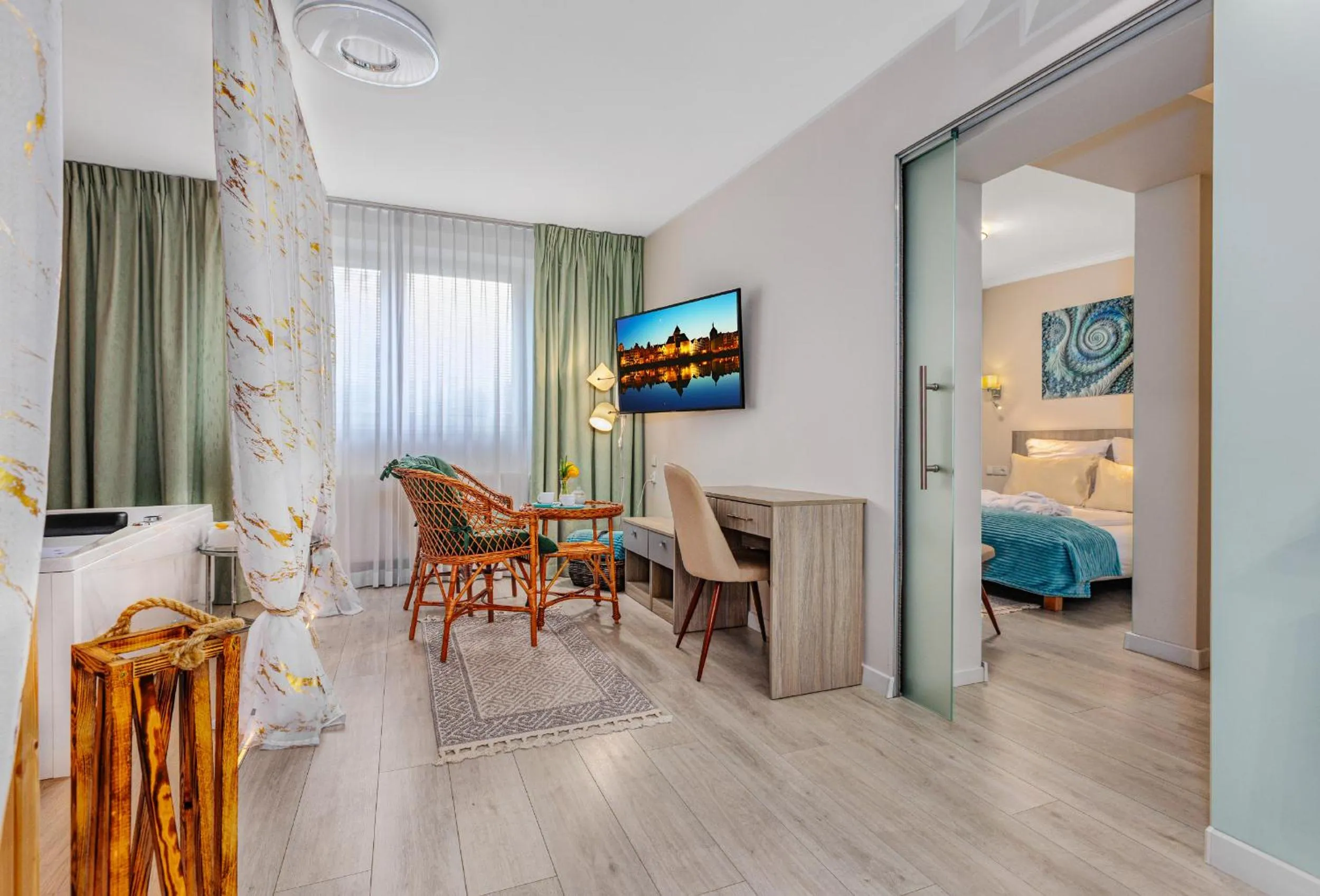 TV and multimedia, Bed in Kameralny Aparthotel Elegante Władysławowo - Adults Only