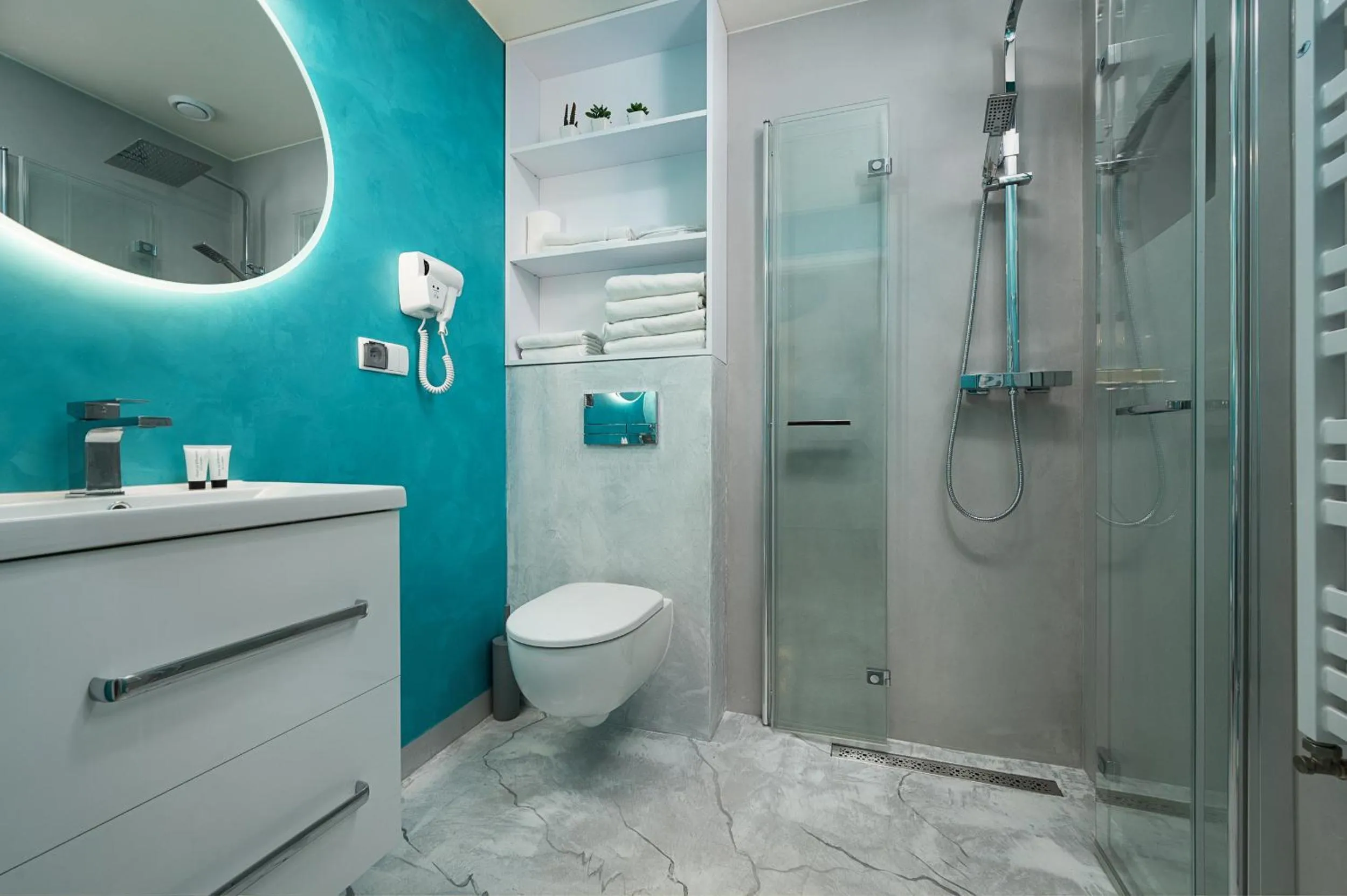 Toilet in Kameralny Aparthotel Elegante Władysławowo - Adults Only