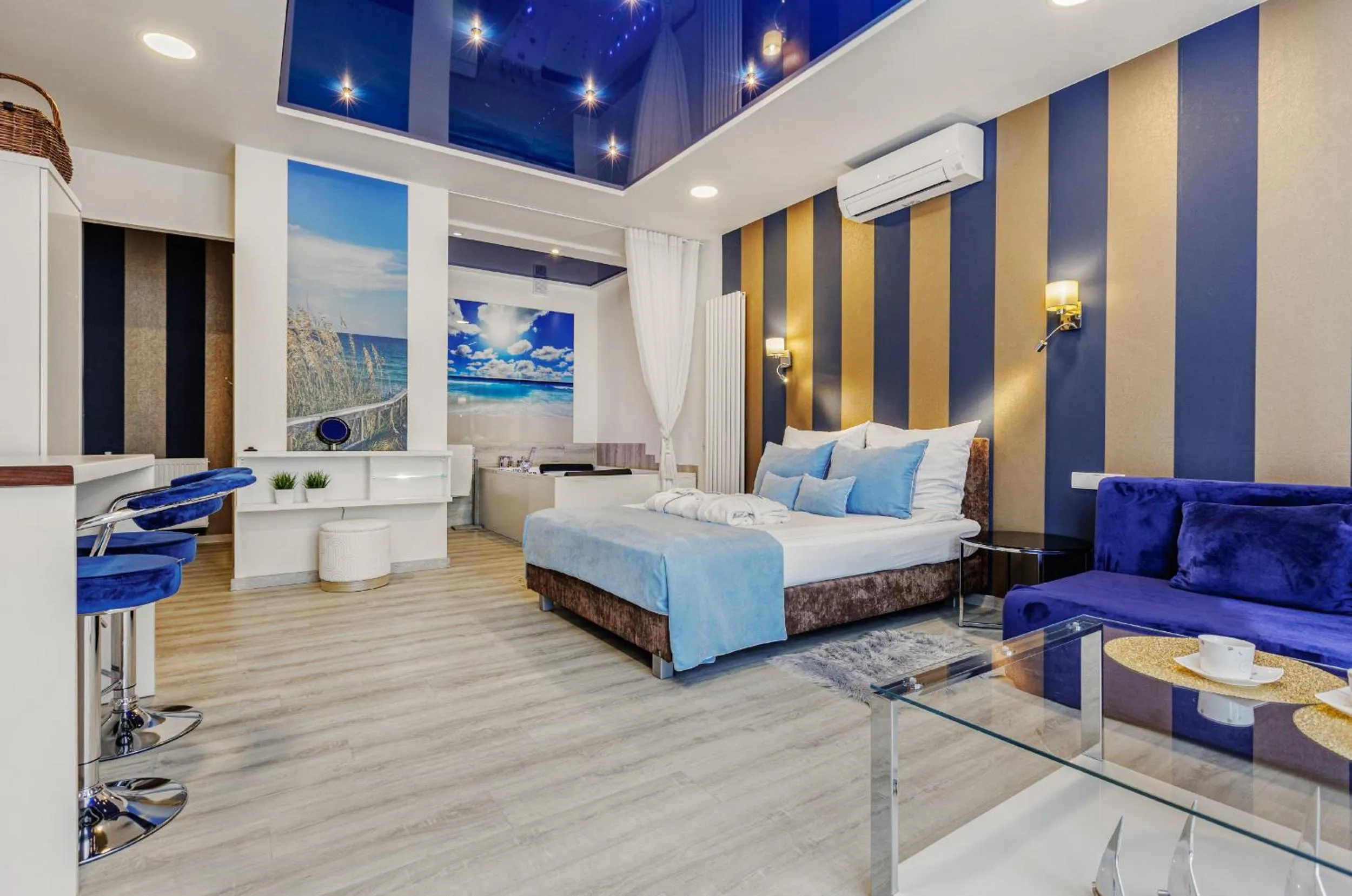 Hot Tub, Bed in Kameralny Aparthotel Elegante Władysławowo - Adults Only