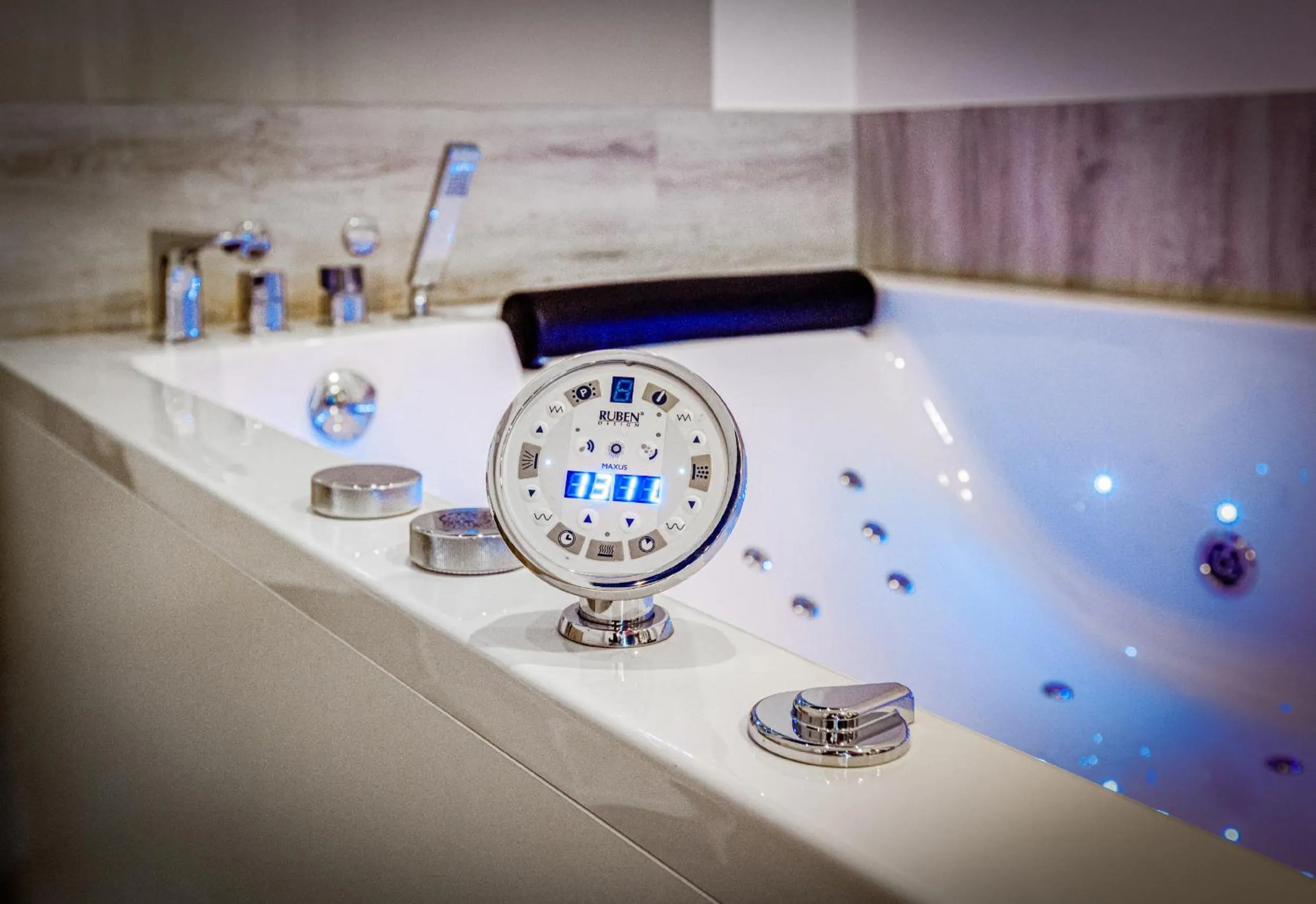 Hot Tub in Kameralny Aparthotel Elegante Władysławowo - Adults Only