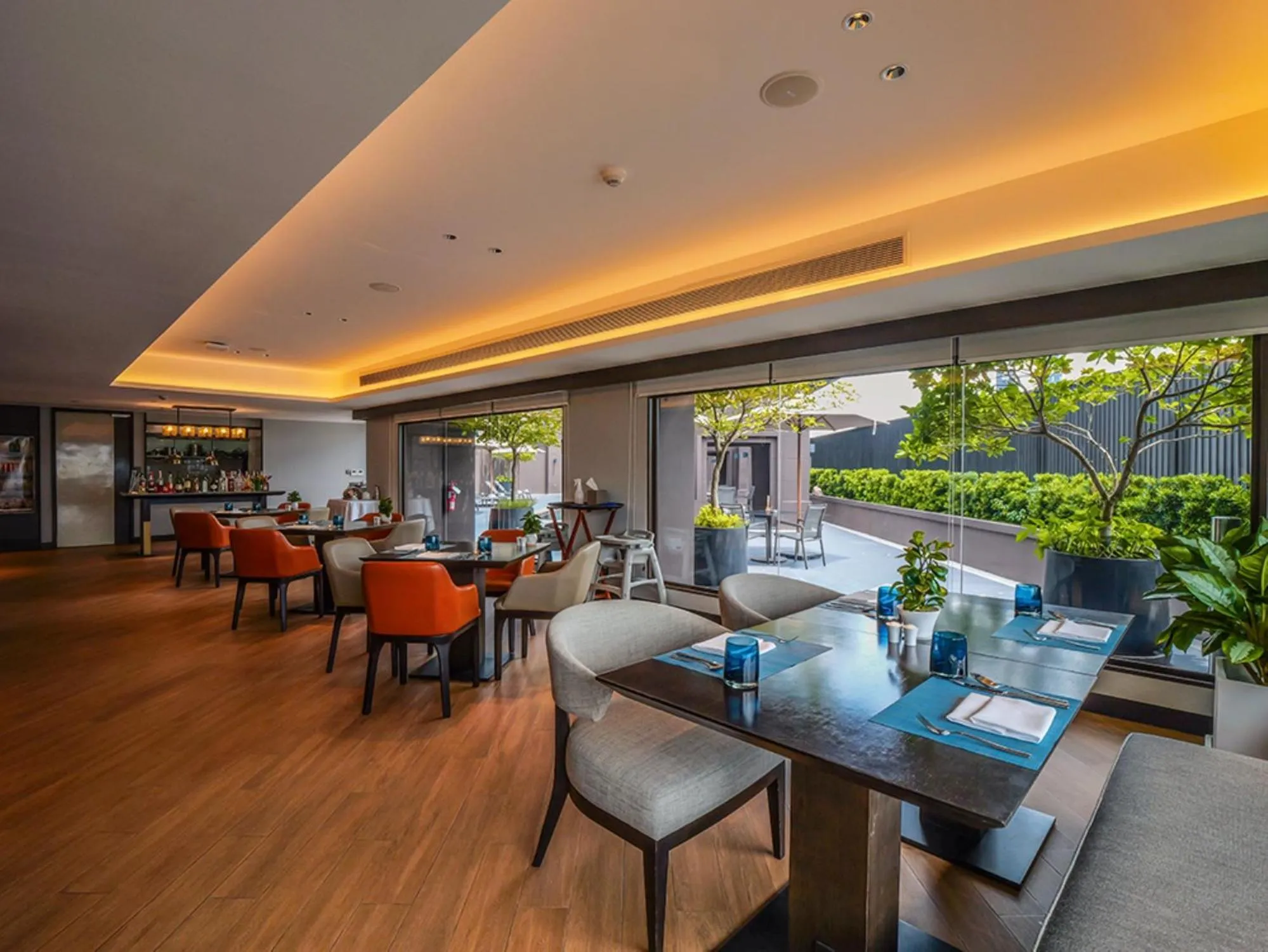 Restaurant/places to eat in Marriott Executive Apartments Bangkok, Sukhumvit 50