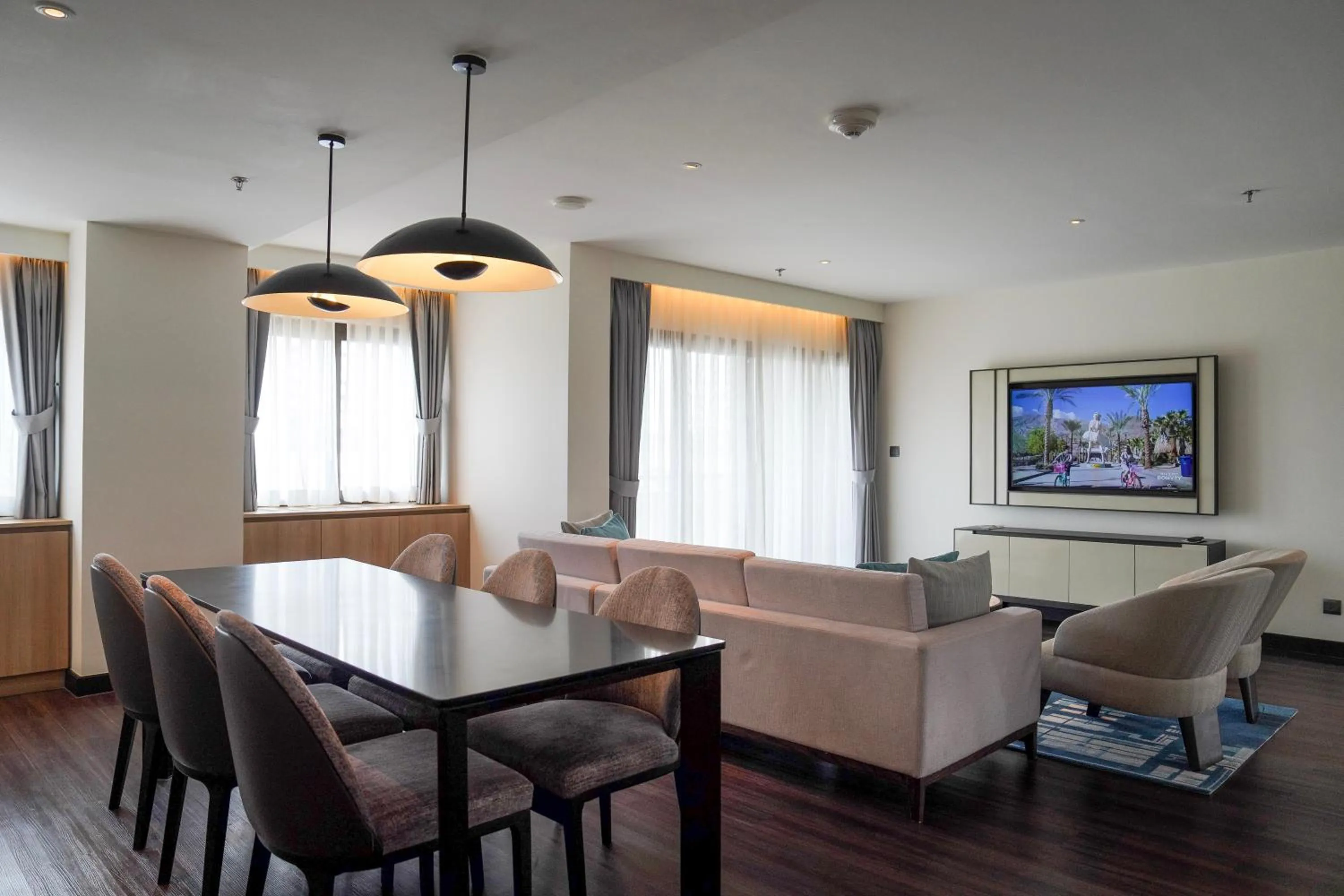 TV and multimedia in Marriott Executive Apartments Bangkok, Sukhumvit 50