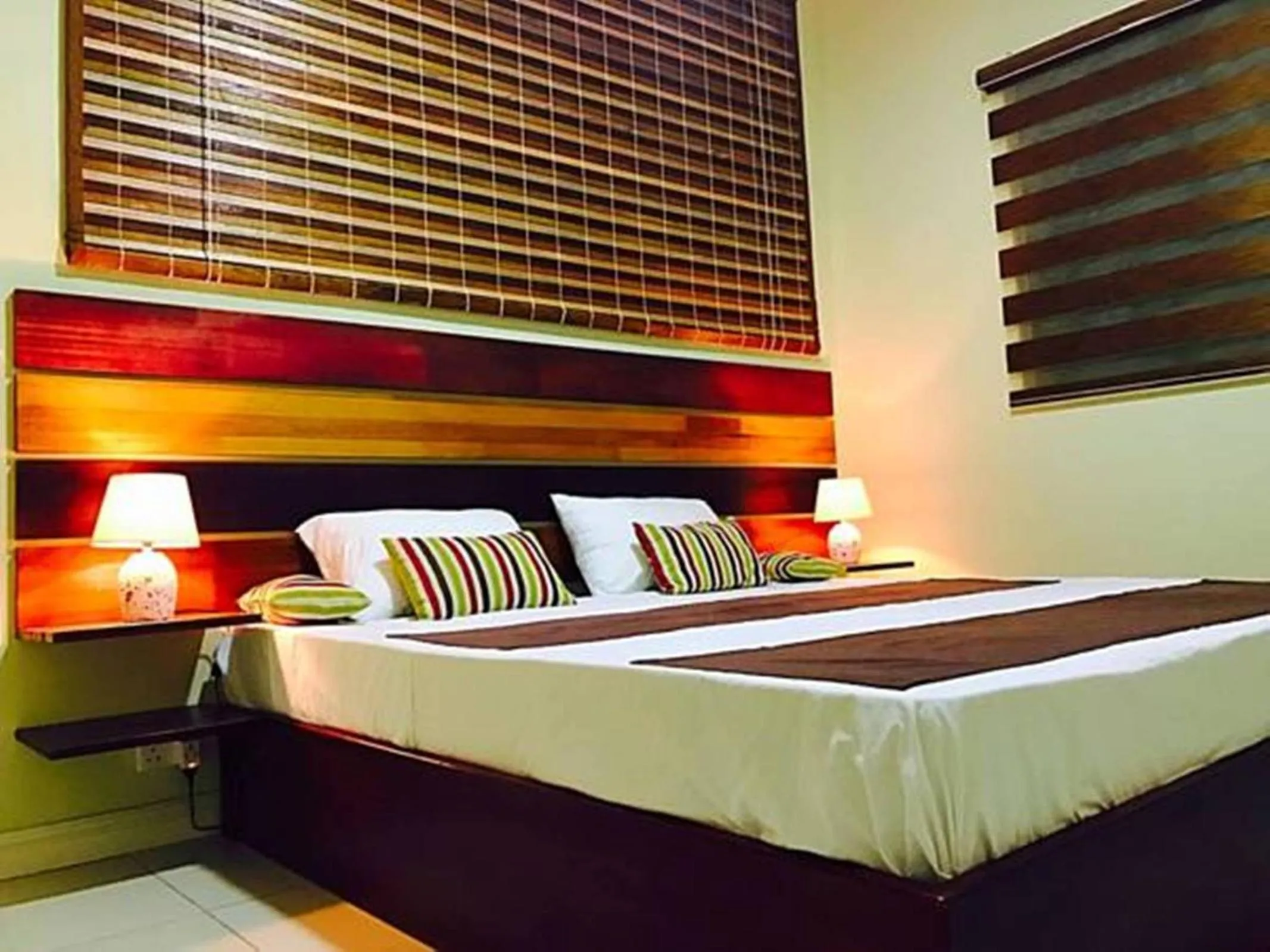 Decorative detail, Bed in Sugar Reef West Coast