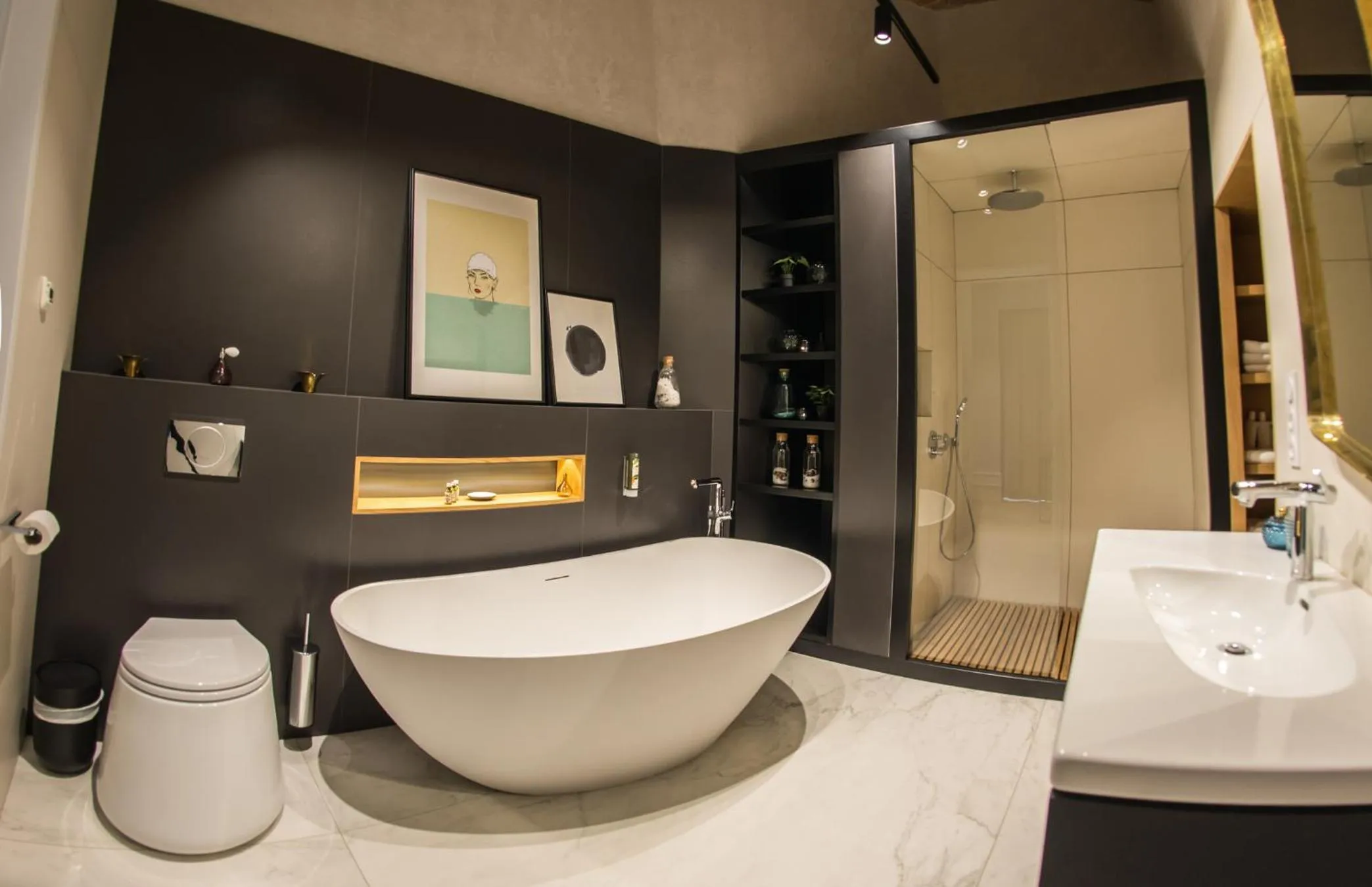 Shower in Stradom15 Apartments