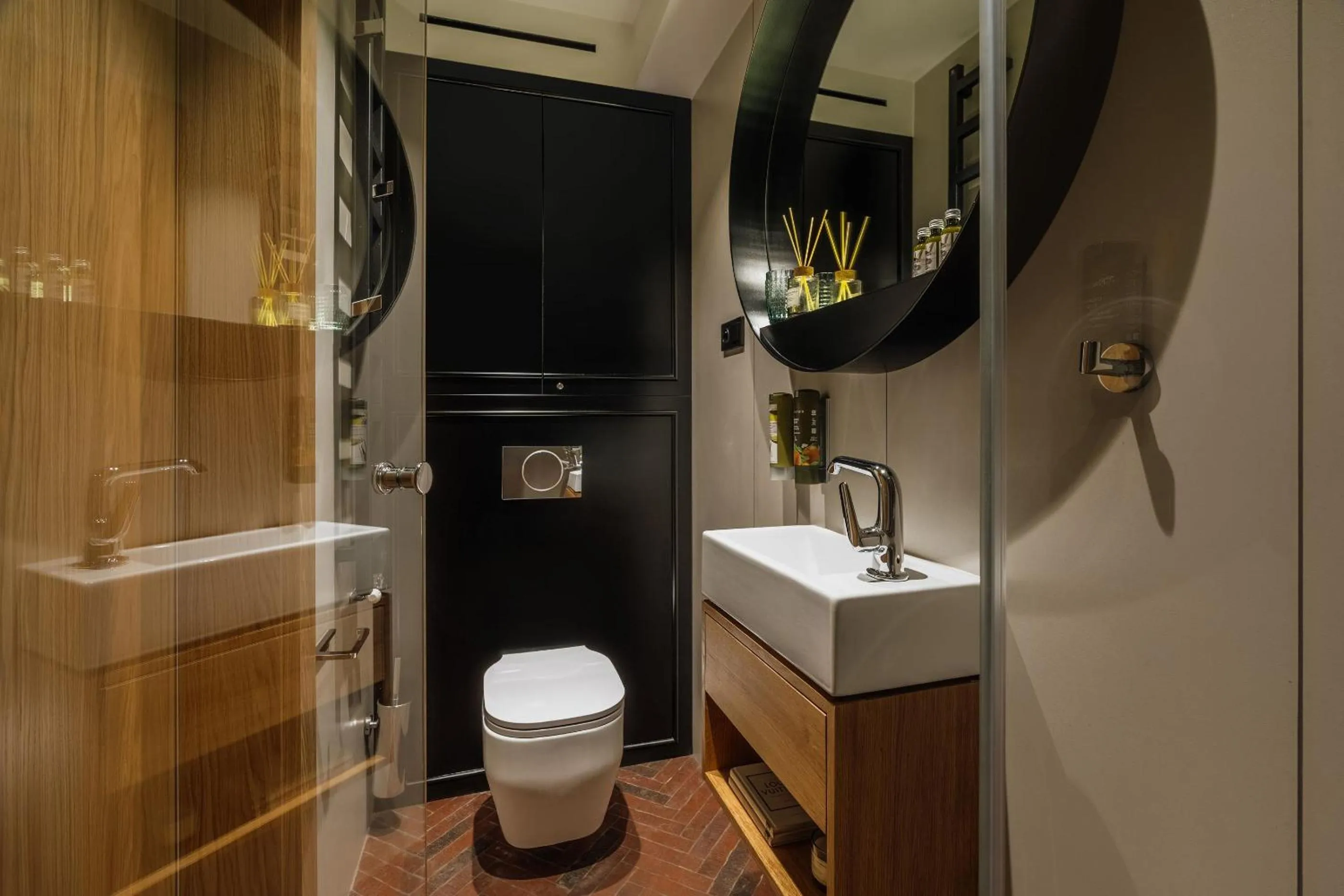 Shower in Stradom 15 - LoftAffair Collection