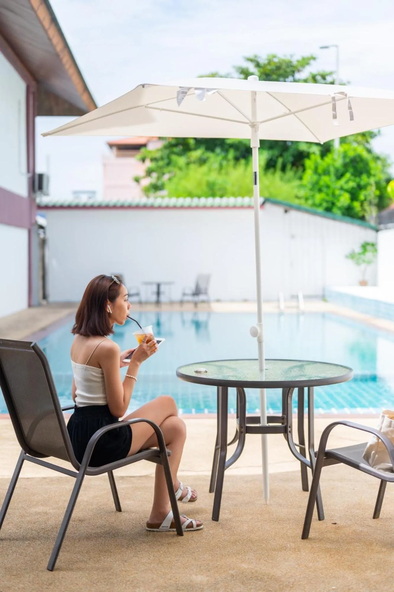 Day in The President Hotel at Chokchai 4