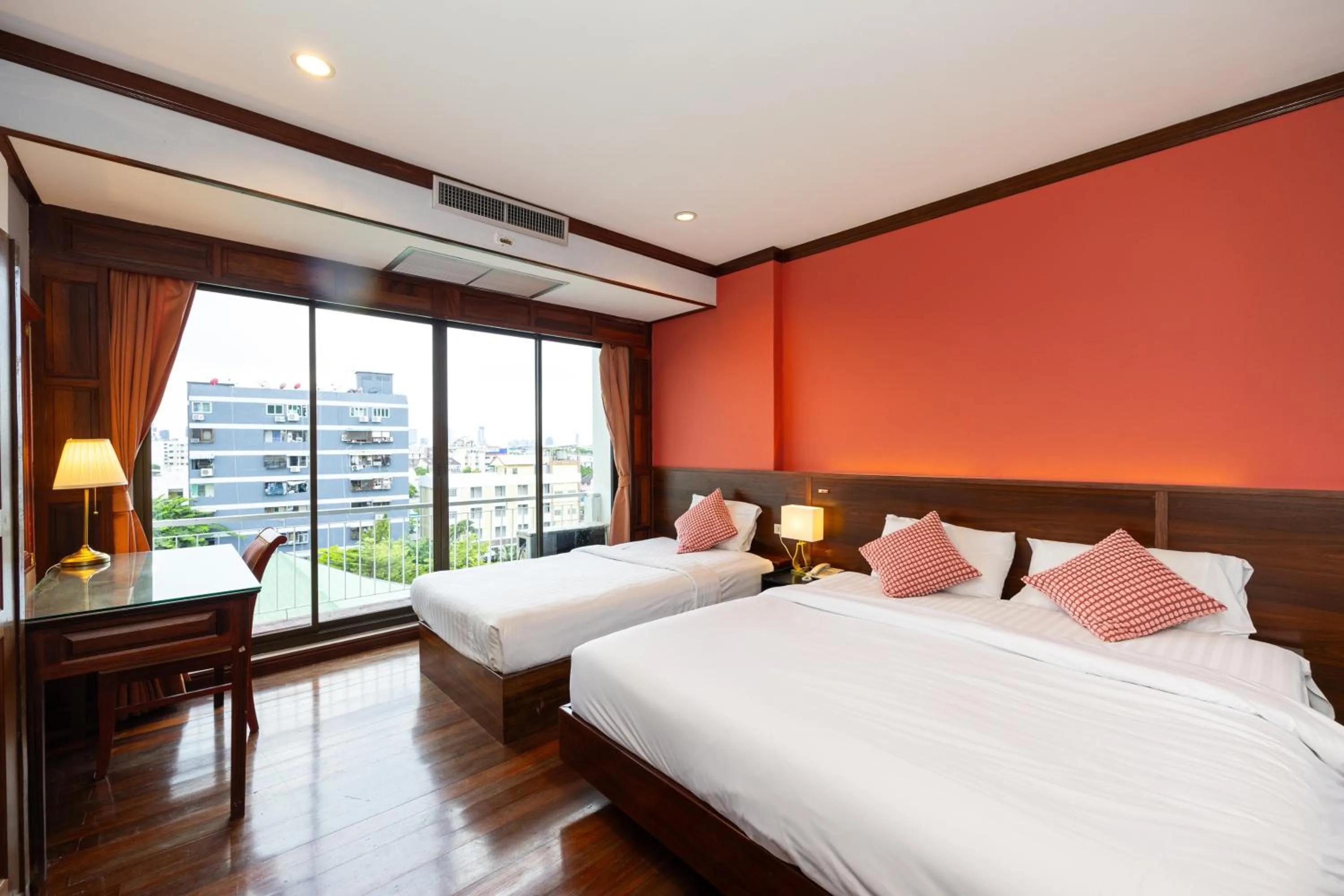 Bed in The President Hotel at Chokchai 4