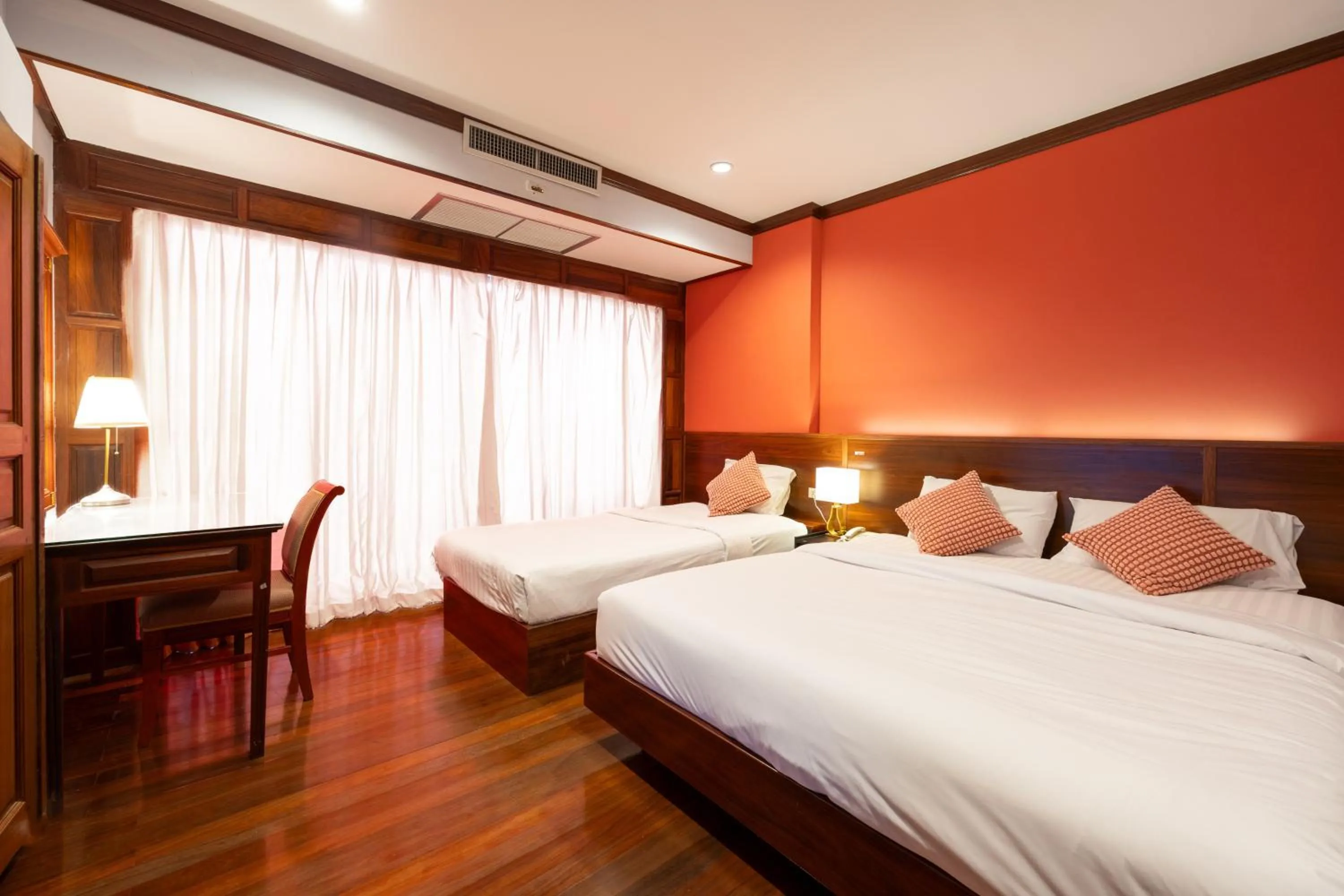 Bed in The President Hotel at Chokchai 4