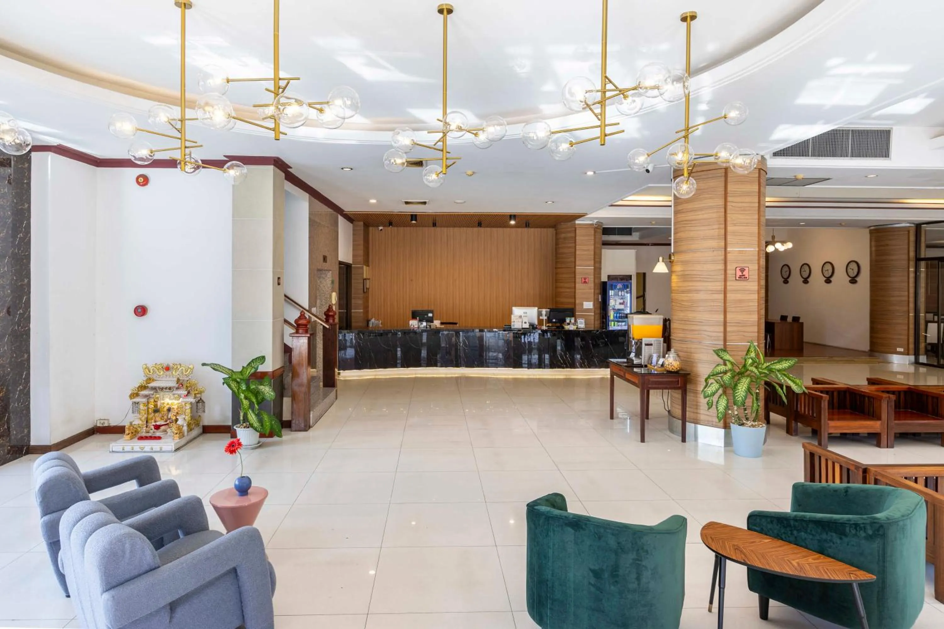 Living room in The President Hotel at Chokchai 4