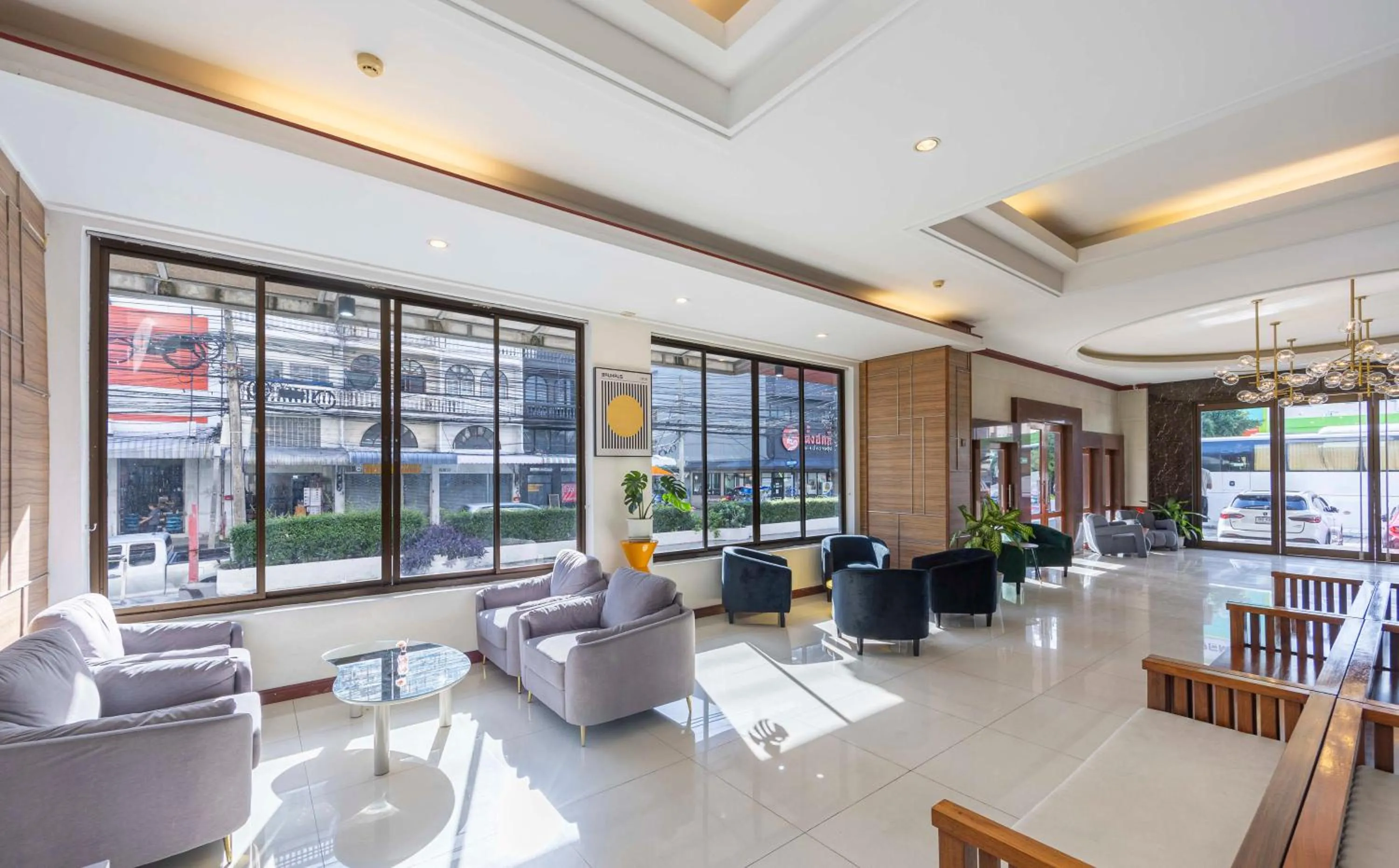 Seating area in The President Hotel at Chokchai 4