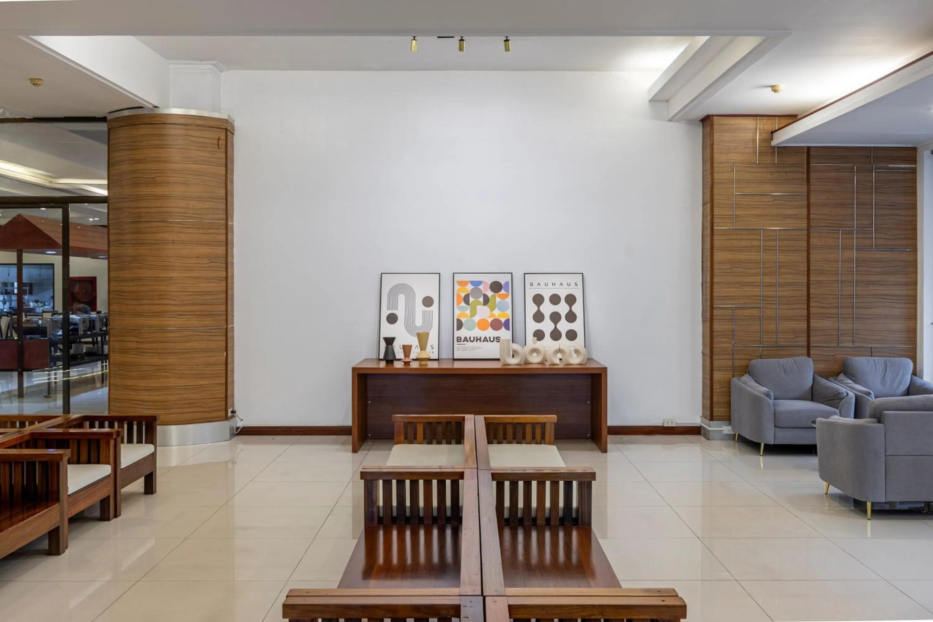 Seating area in The President Hotel at Chokchai 4